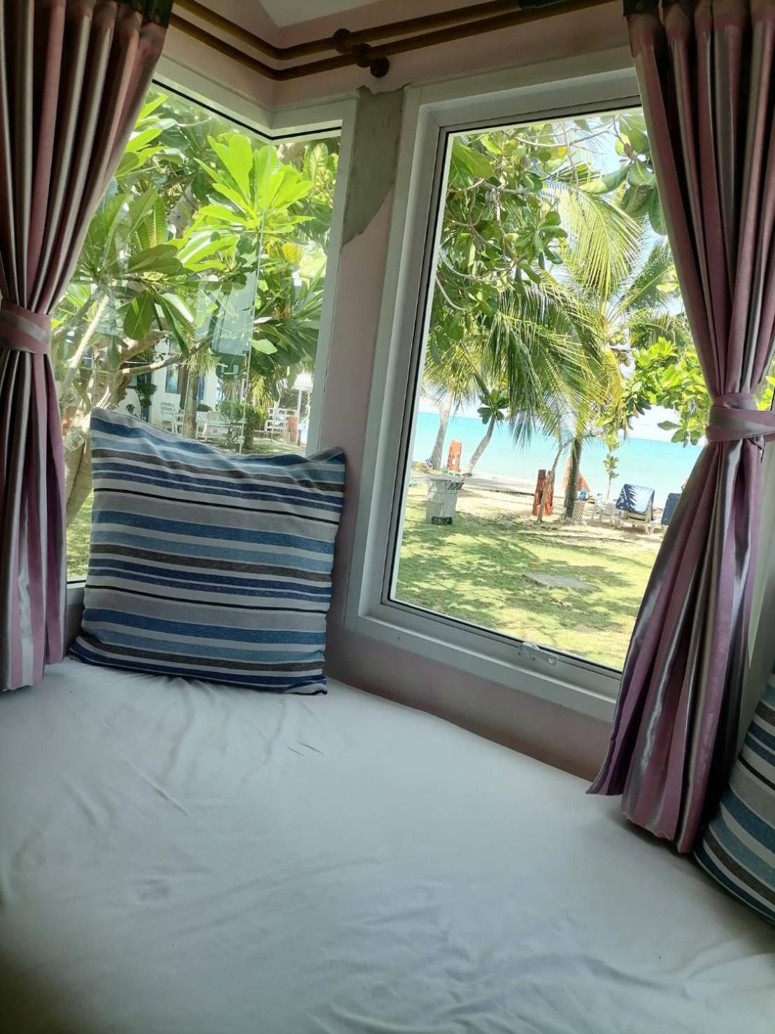 Baanmontra Beach Resort - Bankrut