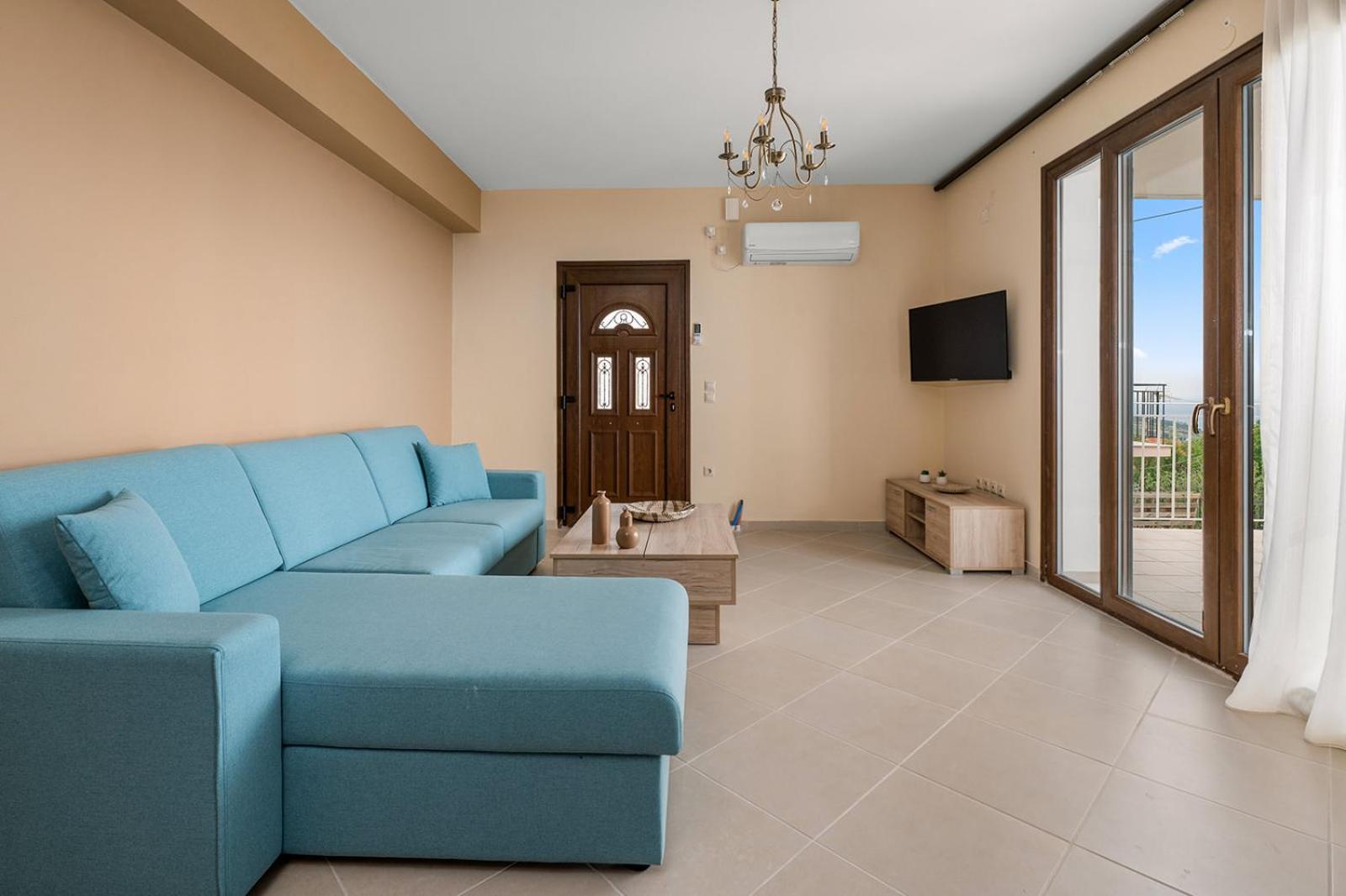 Lakis Residence