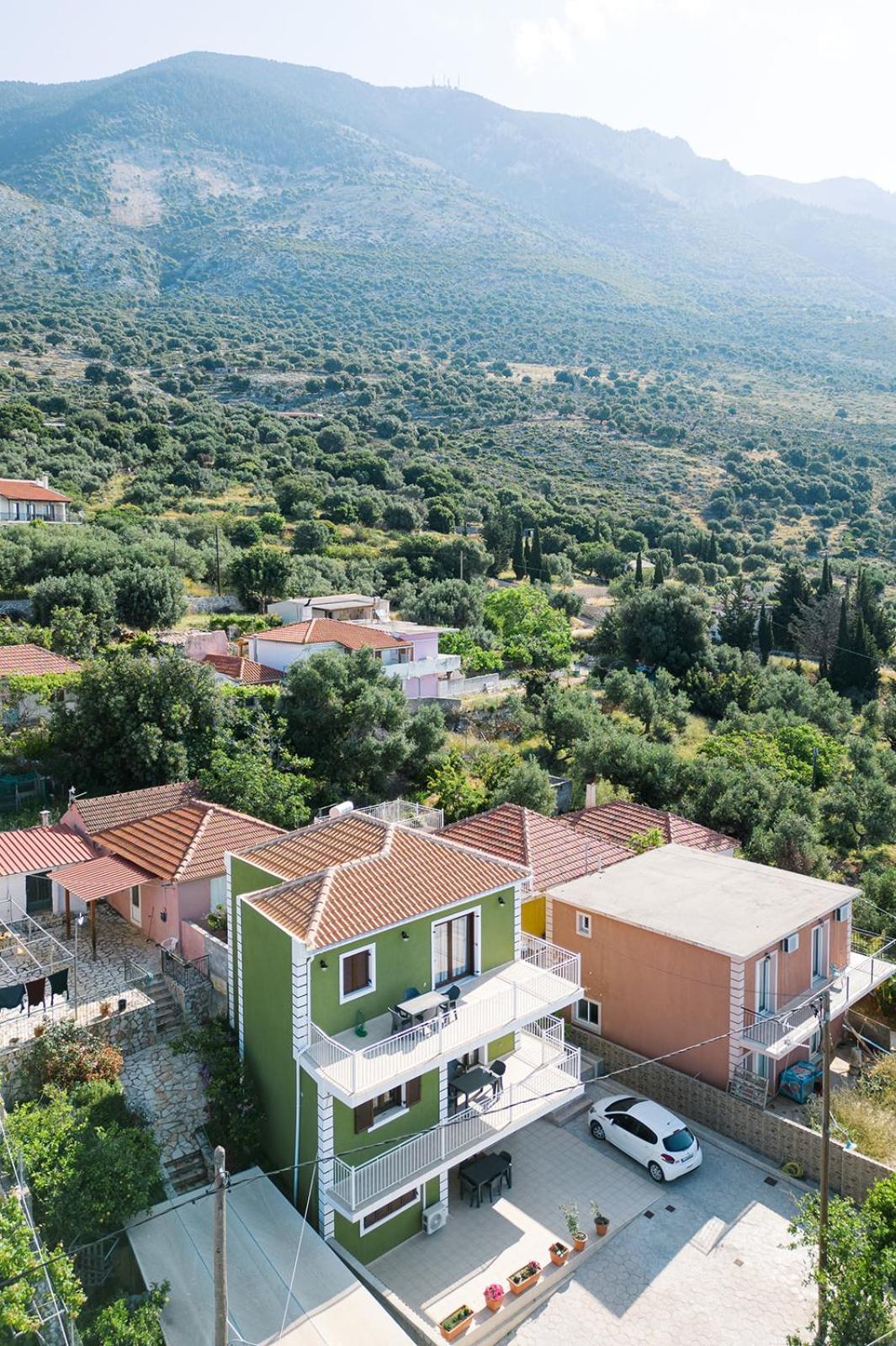 Lakis Residence