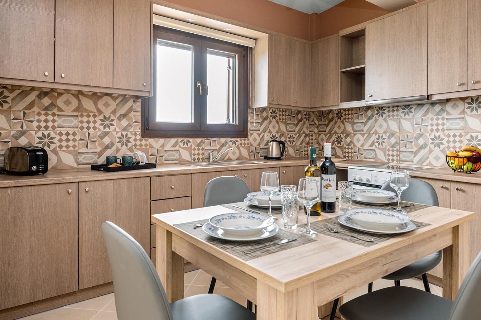 Lakis Residence