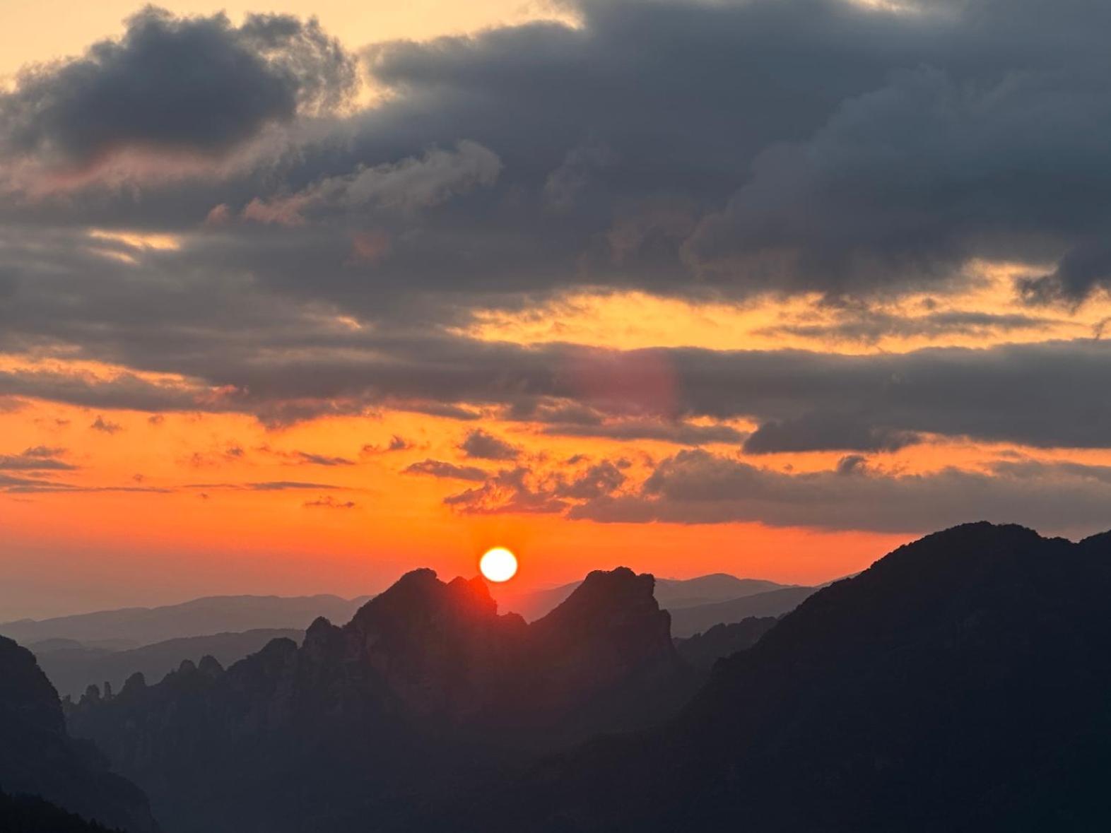 Zhangjiajie National Park Nvue Resorts