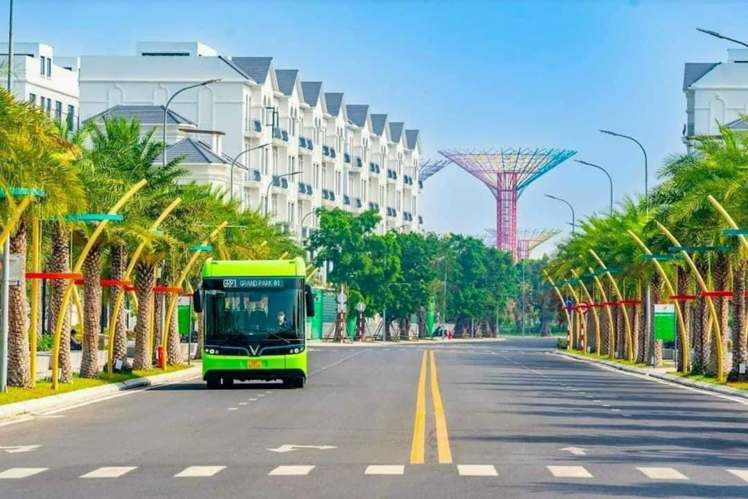 Vinhomes Grand Park--Serviced Apartment view 2