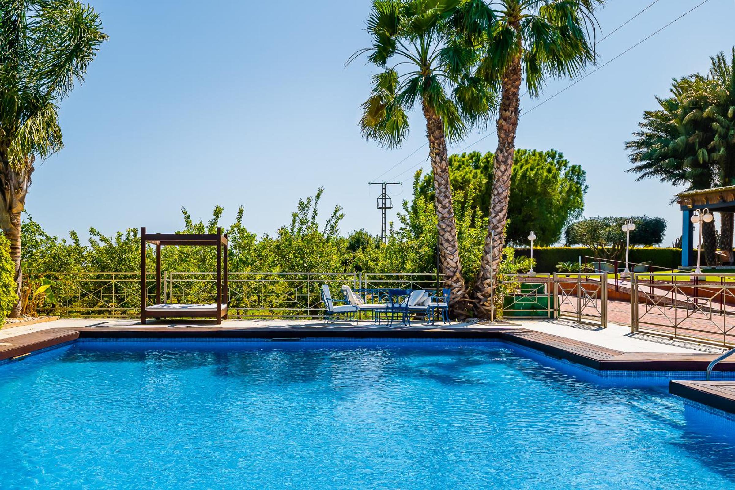 El Bancalito Suites and Garden