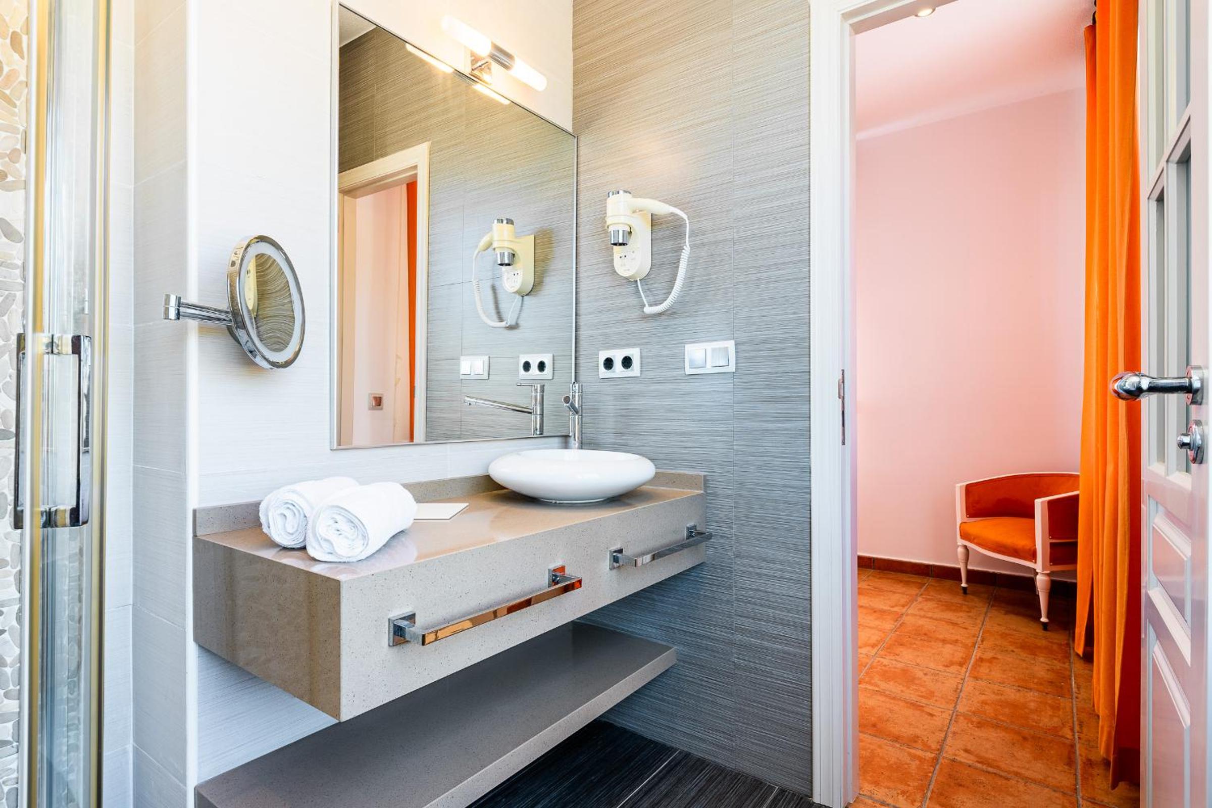 El Bancalito Suites and Garden