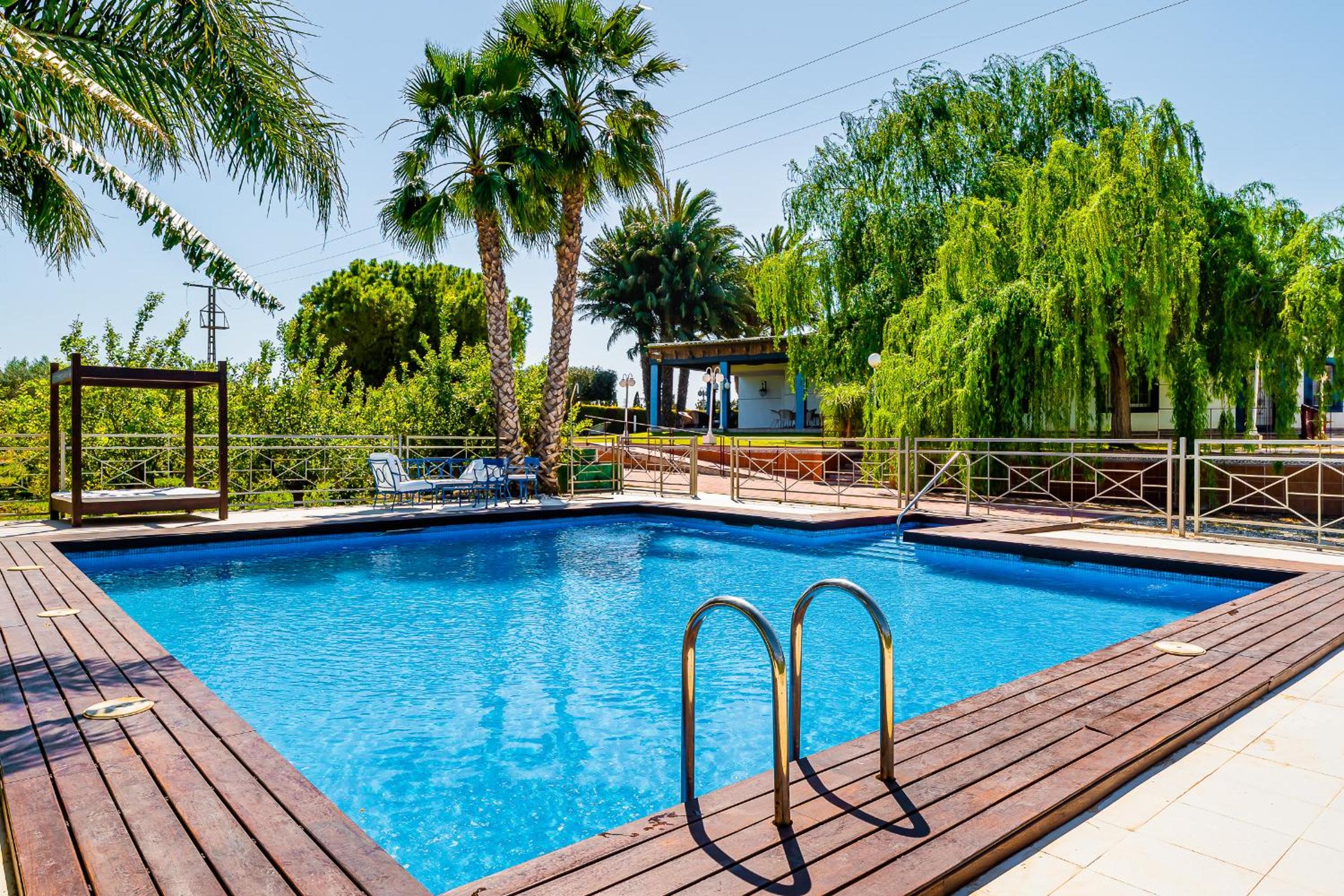 El Bancalito Suites and Garden