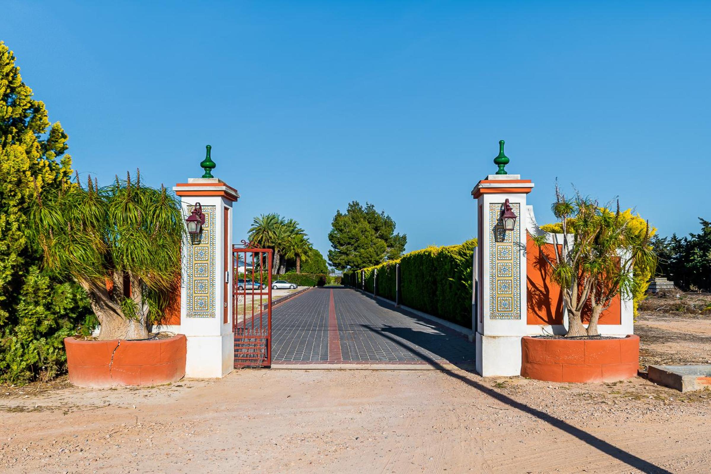 El Bancalito Suites and Garden