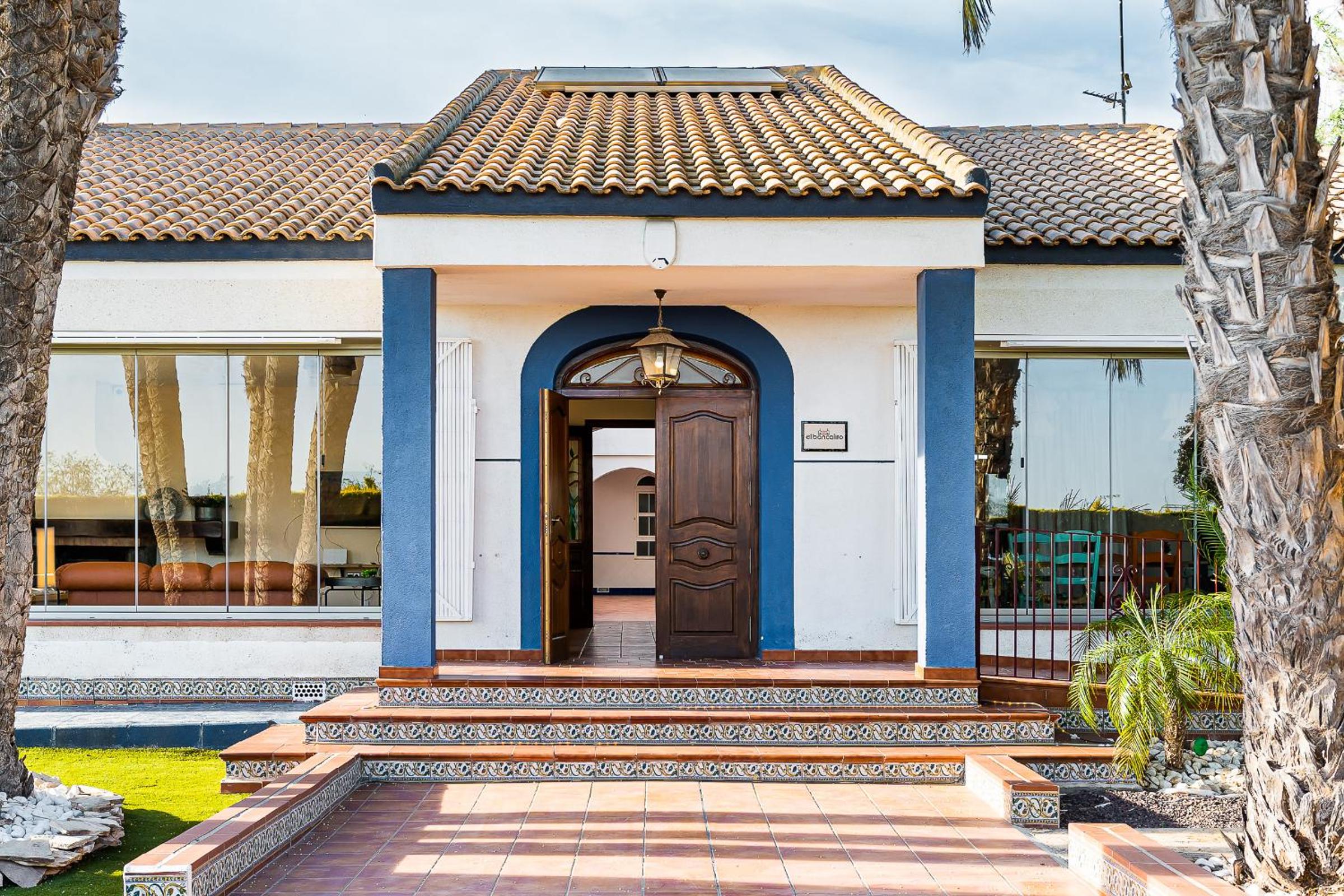 El Bancalito Suites and Garden