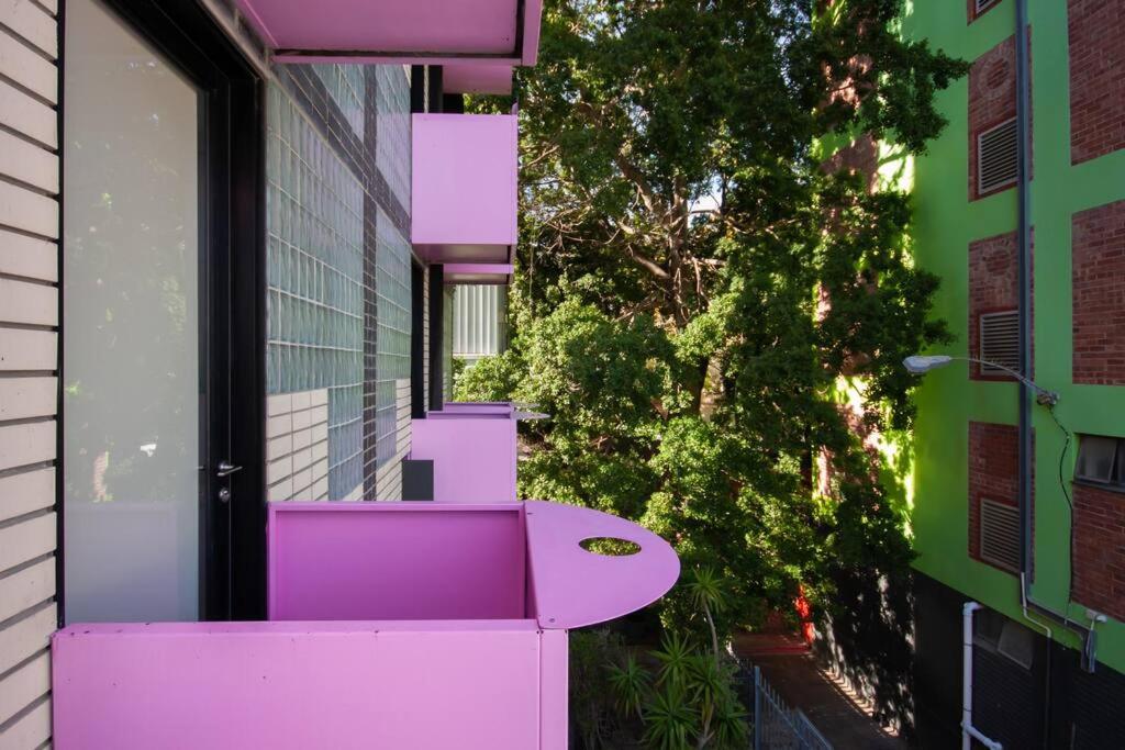Vibrant Studio in City Centre view 4