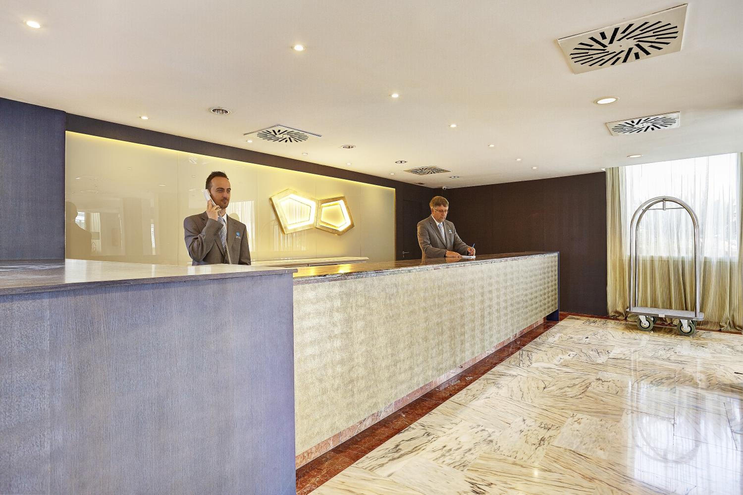 Playa de Palma Vacations - Grupotel Acapulco Playa - Adults Only - Property Image 12