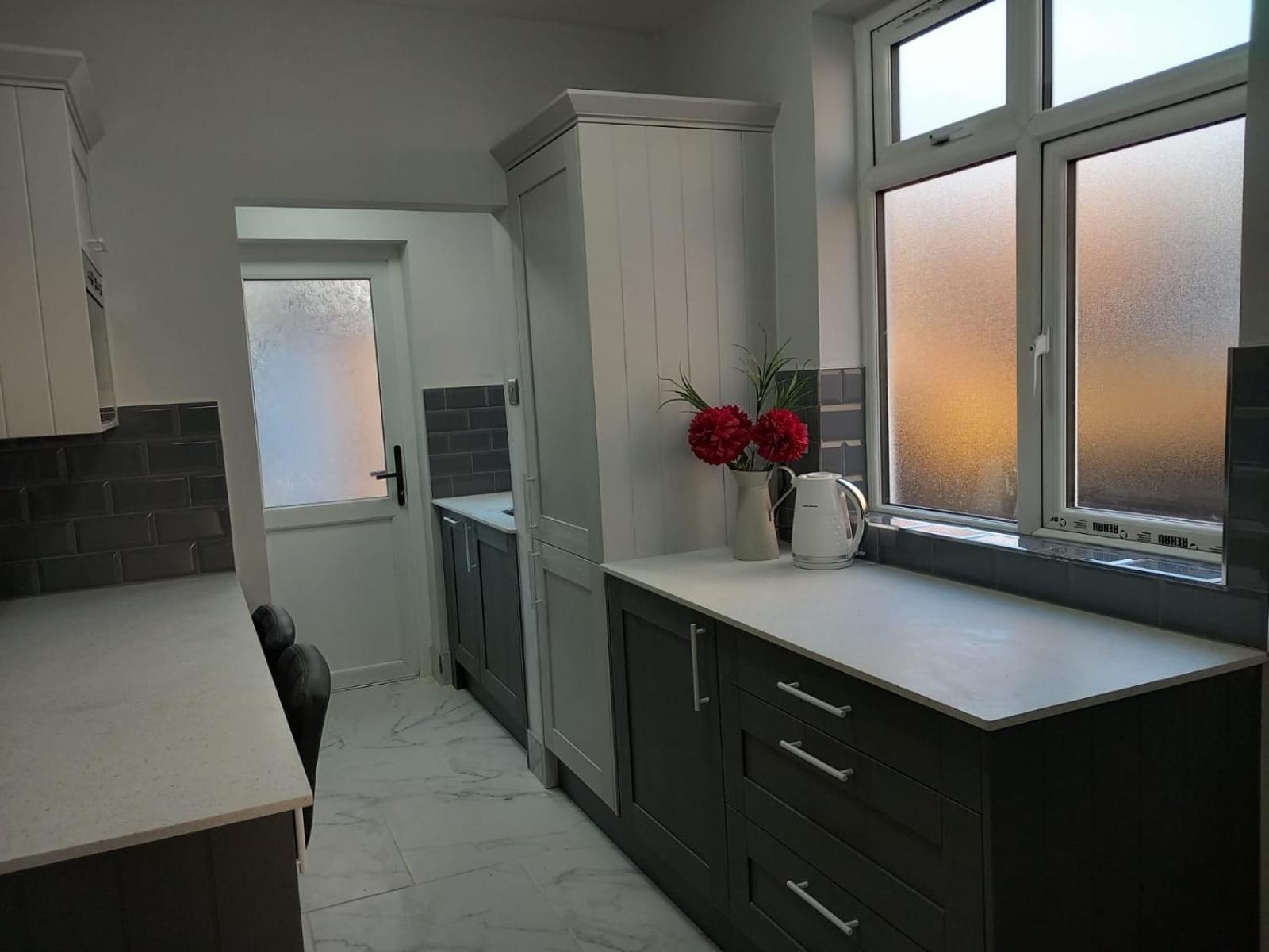 Peaceful Home in Surbiton, Surrey, Greater London- Free parking view 4