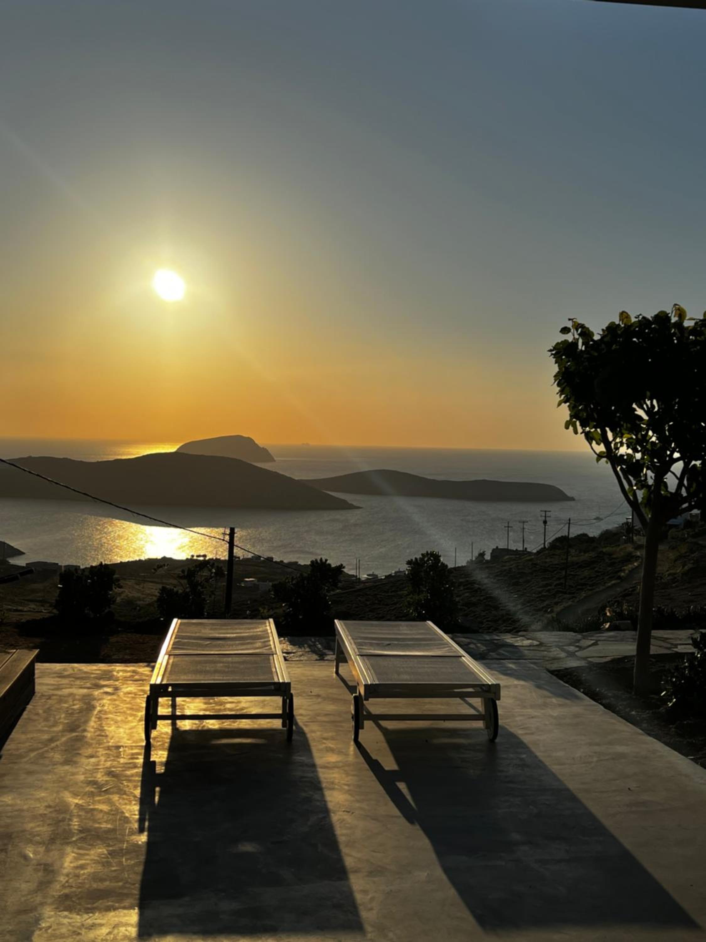 Serifos Blue view 3