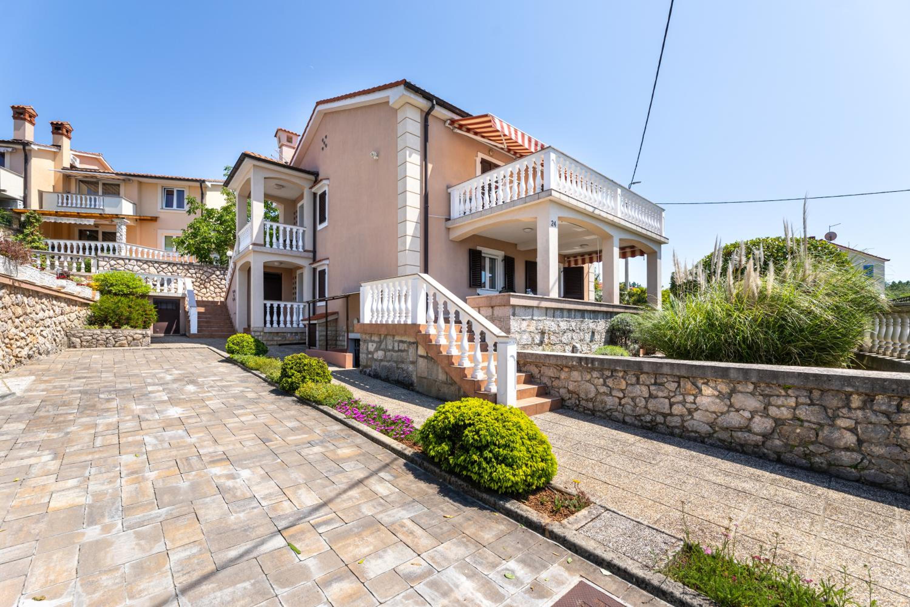 Apartment Krebelj by El-Pi Tours view 3