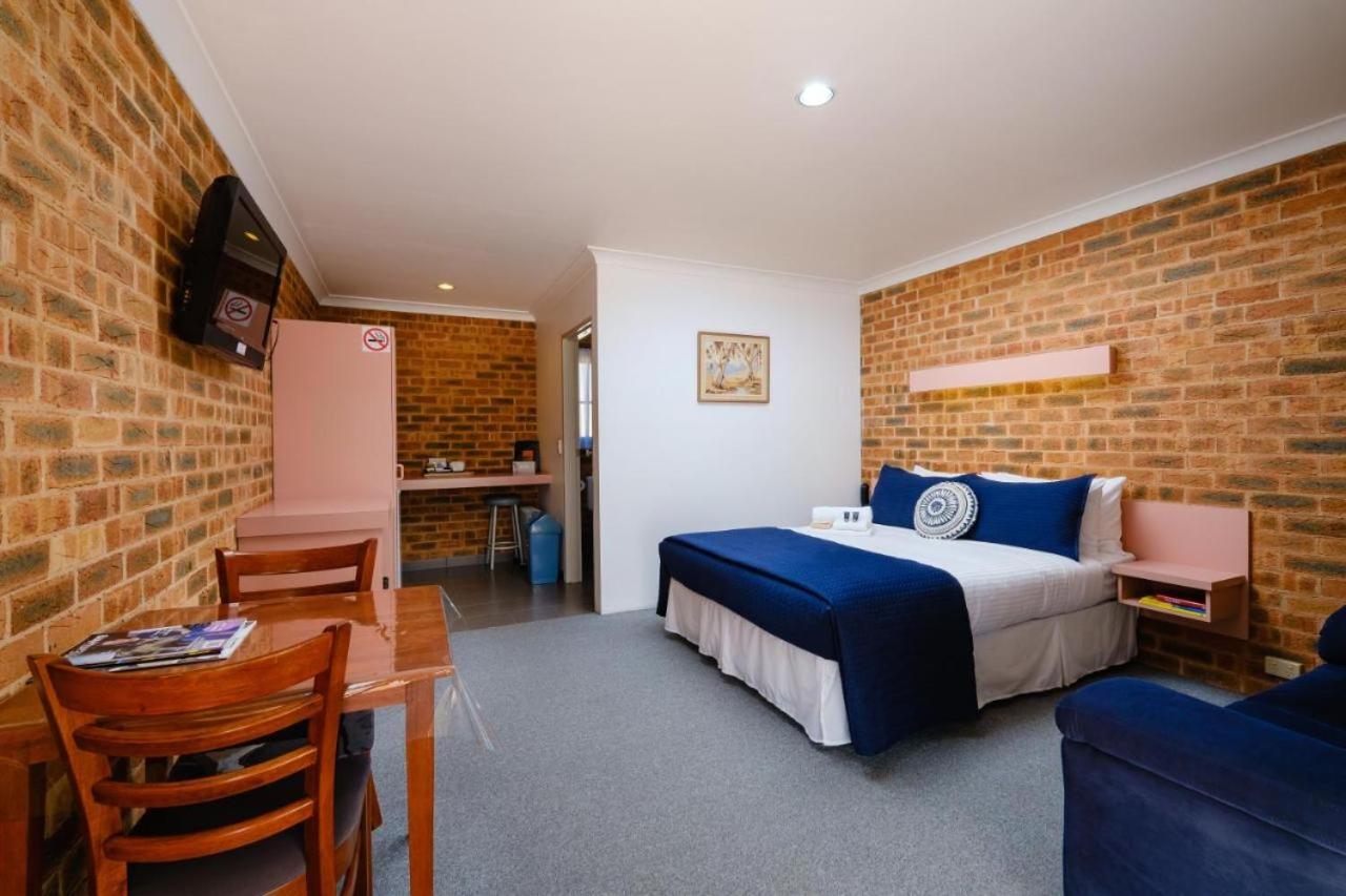 The Lydoun Motel