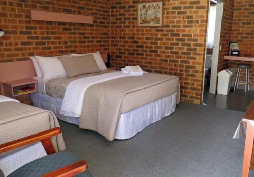 The Lydoun Motel