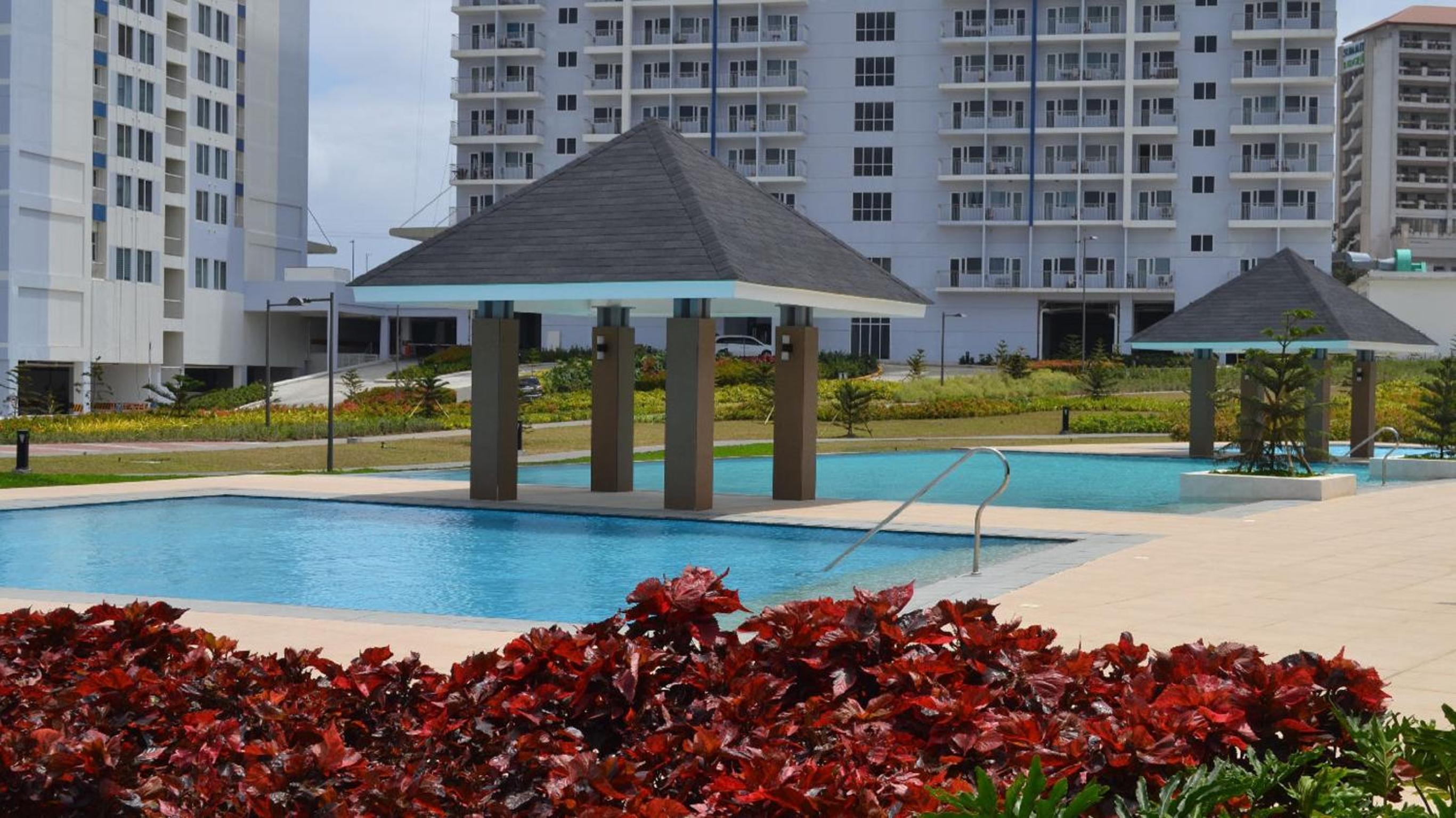 Blowing in the Wind - Lake View Apartments