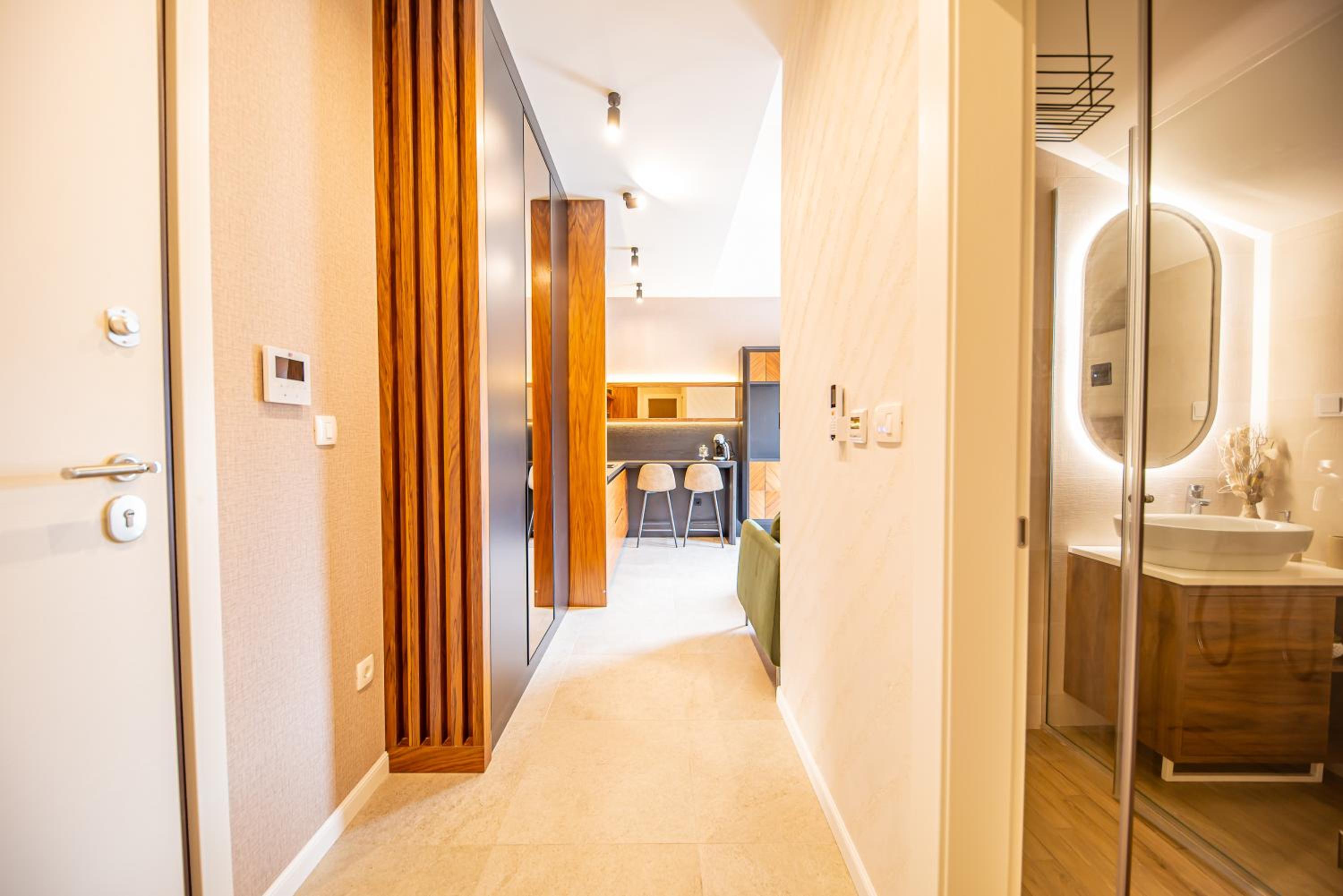 Enyana Luxury Suites