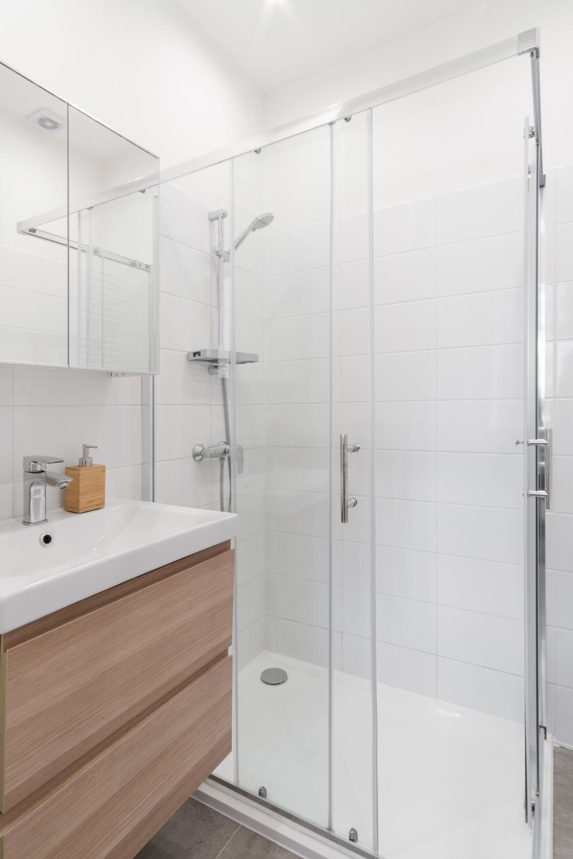 Prague Days - One-bedroom Apartment with Courtyard View in Karlín