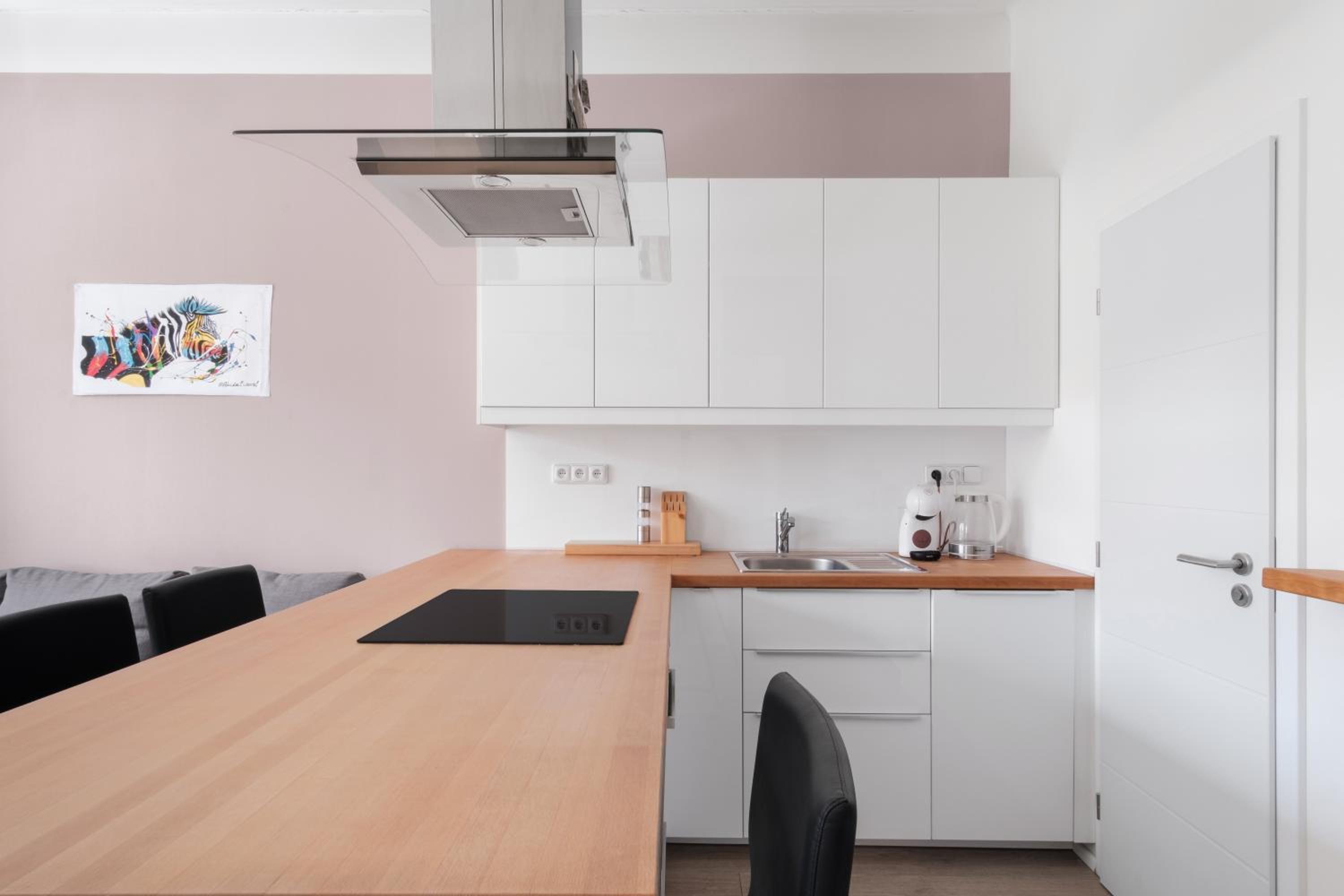 Prague Days - One-bedroom Apartment with Courtyard View in Karlín
