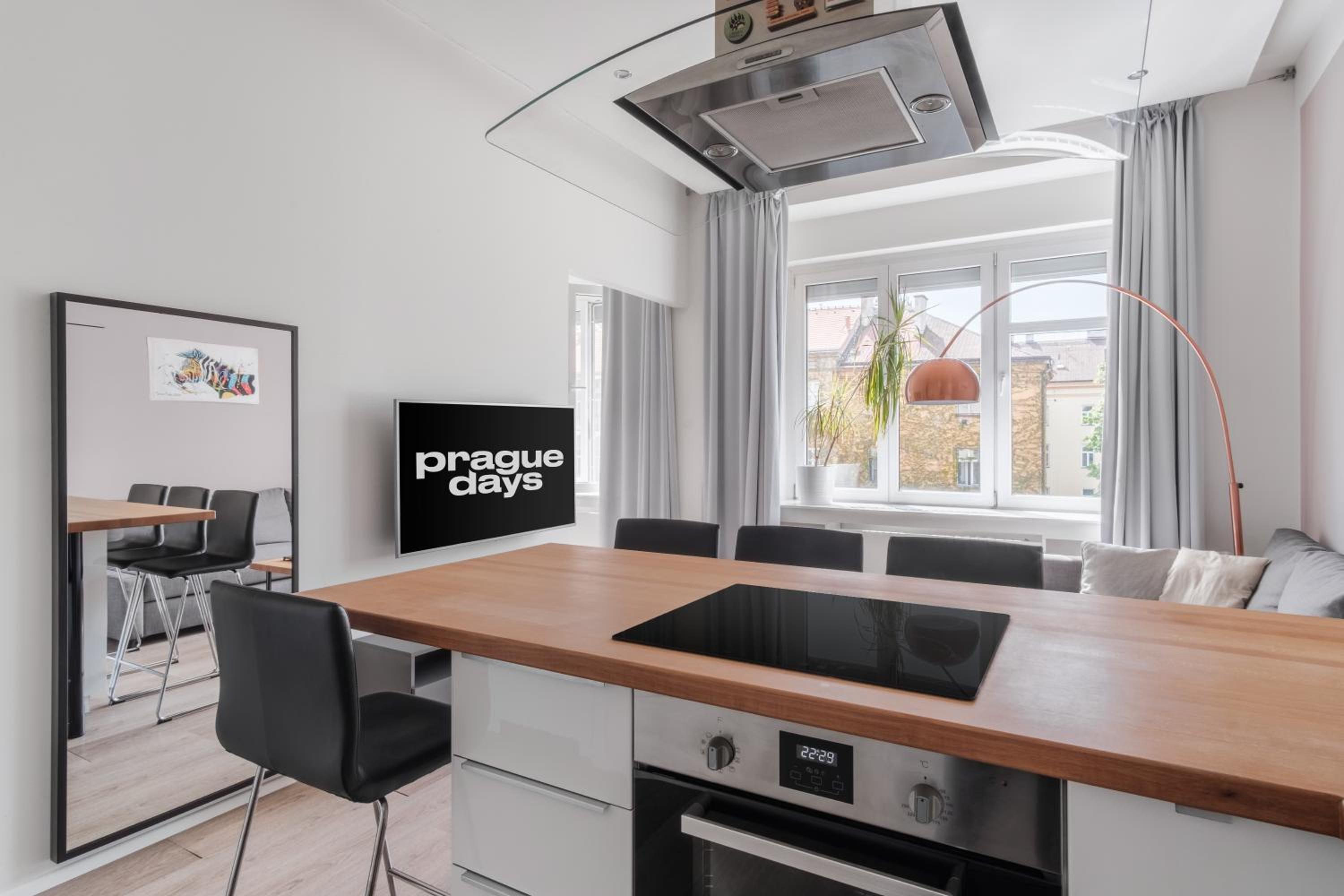 Prague Days - One-bedroom Apartment with Courtyard View in Karlín