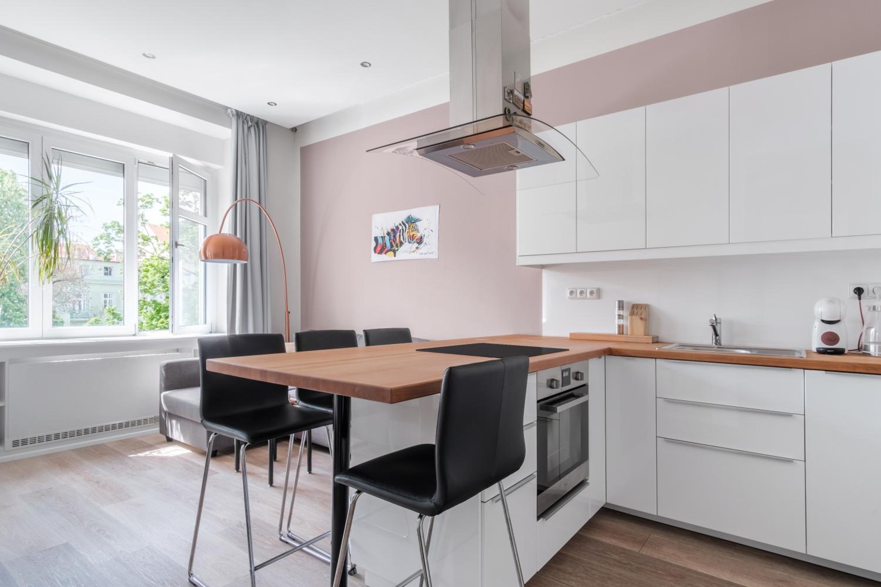 Prague Days - One-bedroom Apartment with Courtyard View in Karlín