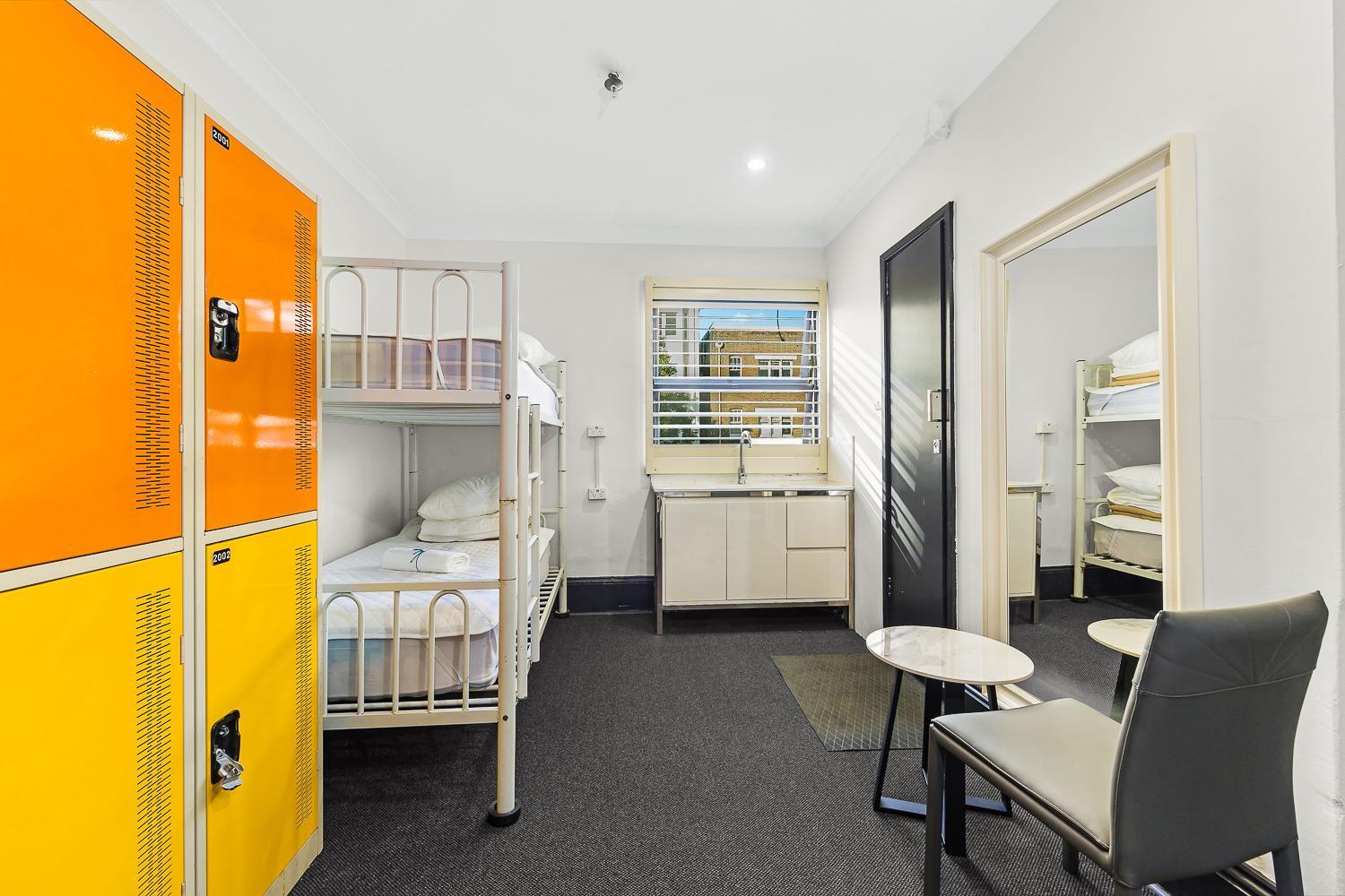 London Plane Backpackers