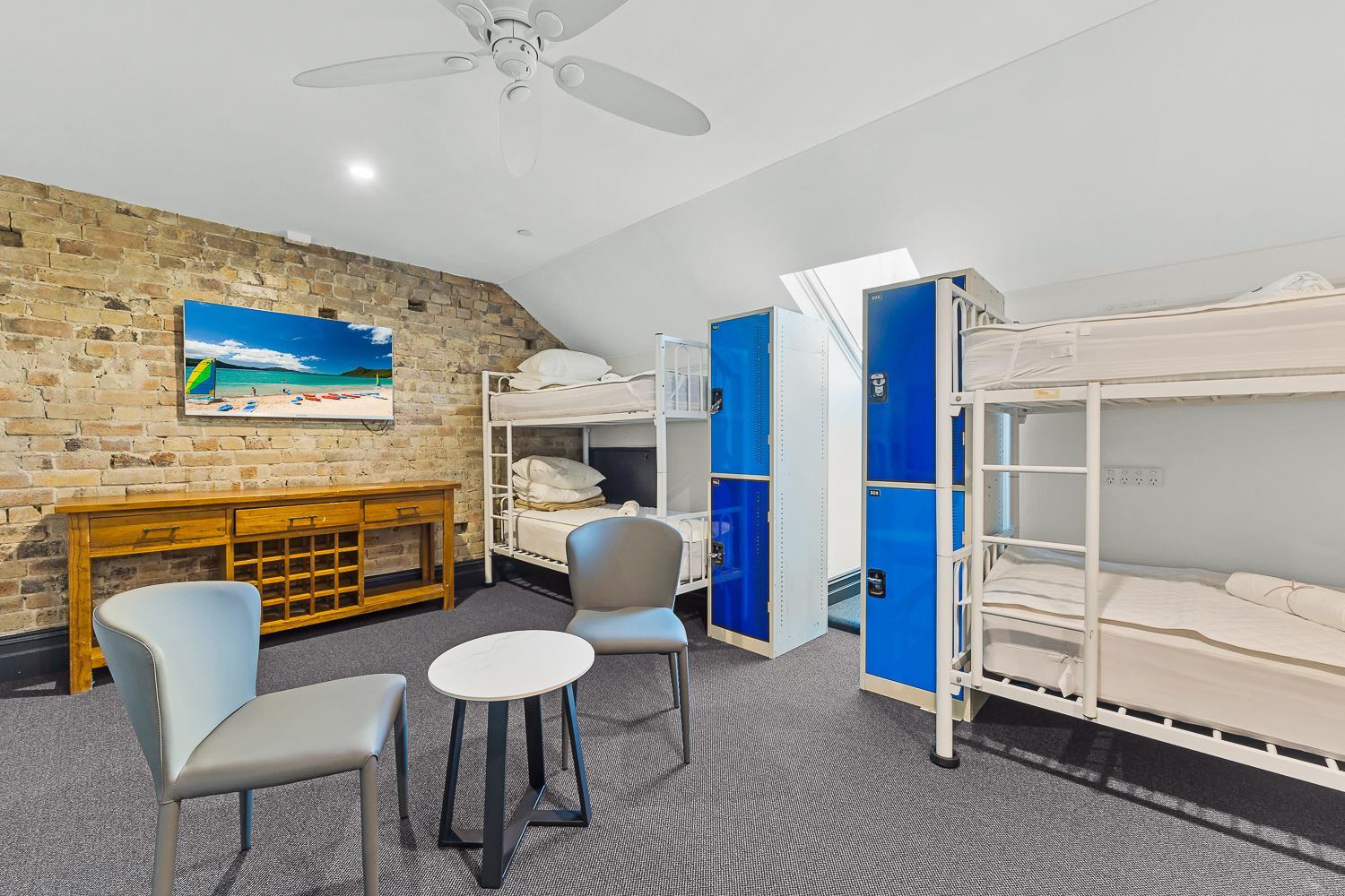 London Plane Backpackers