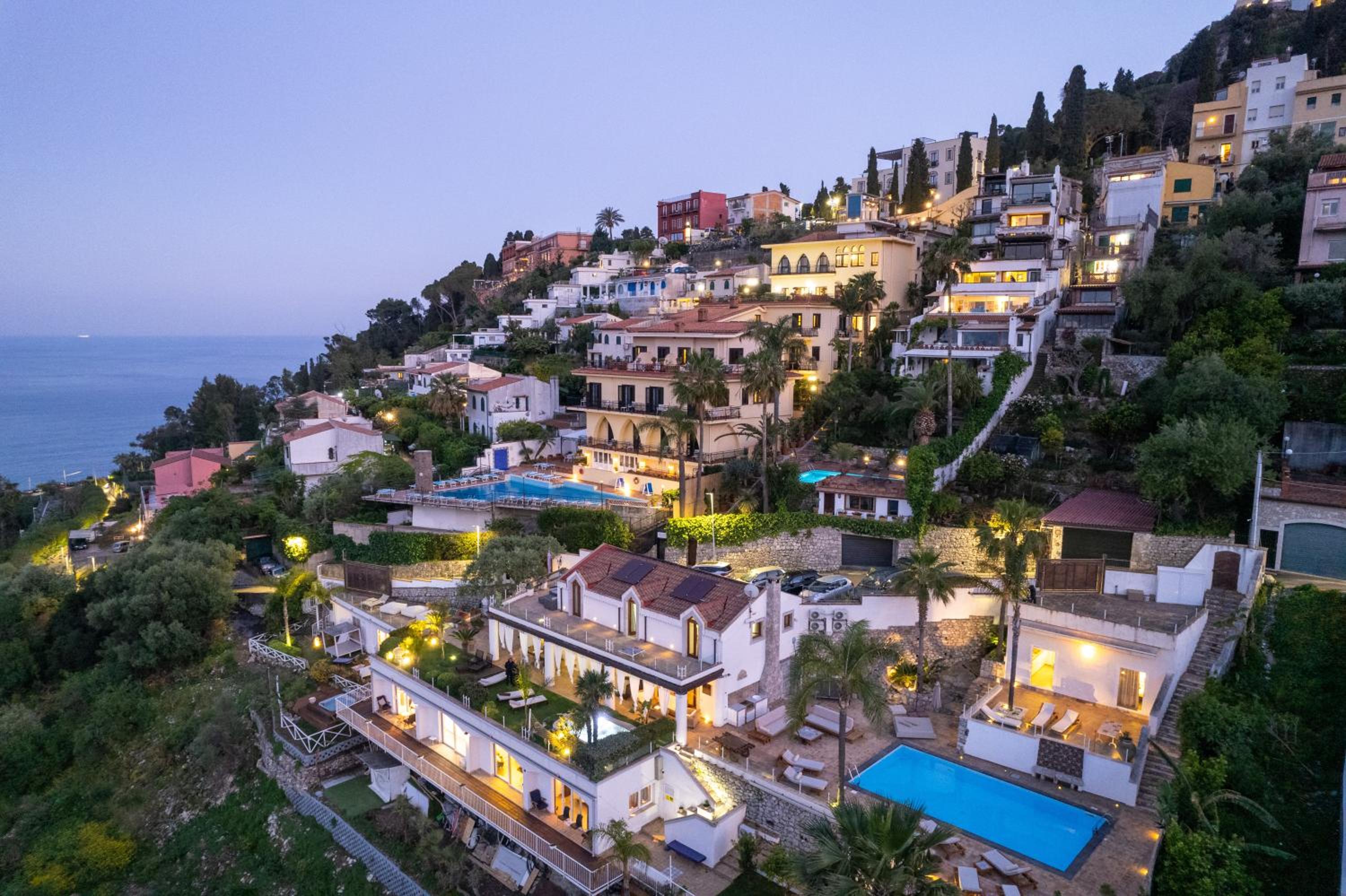 Luxury Taorum villa with spectacular sea views in Taormina
