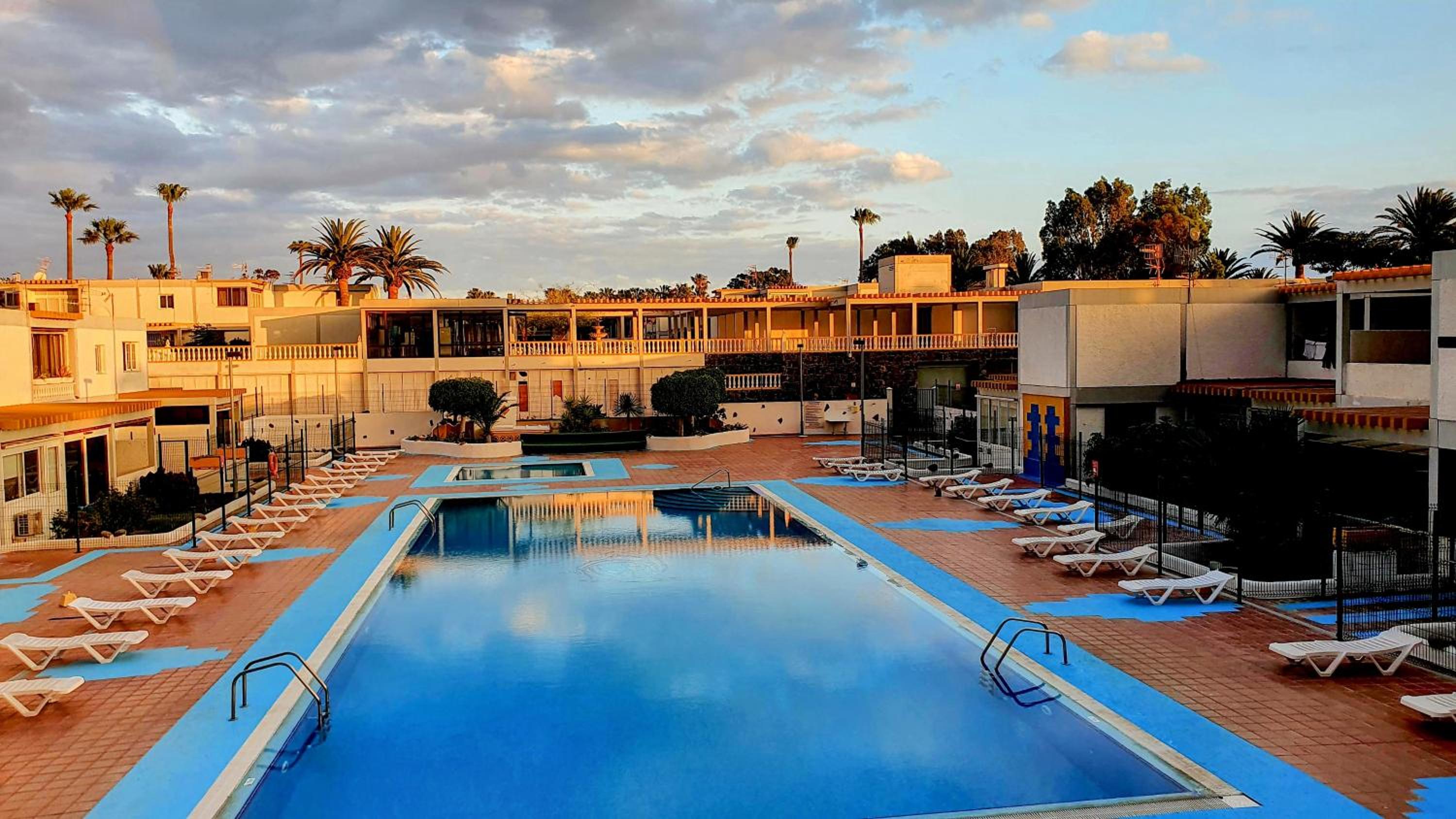 Papagayo Beach Apartments