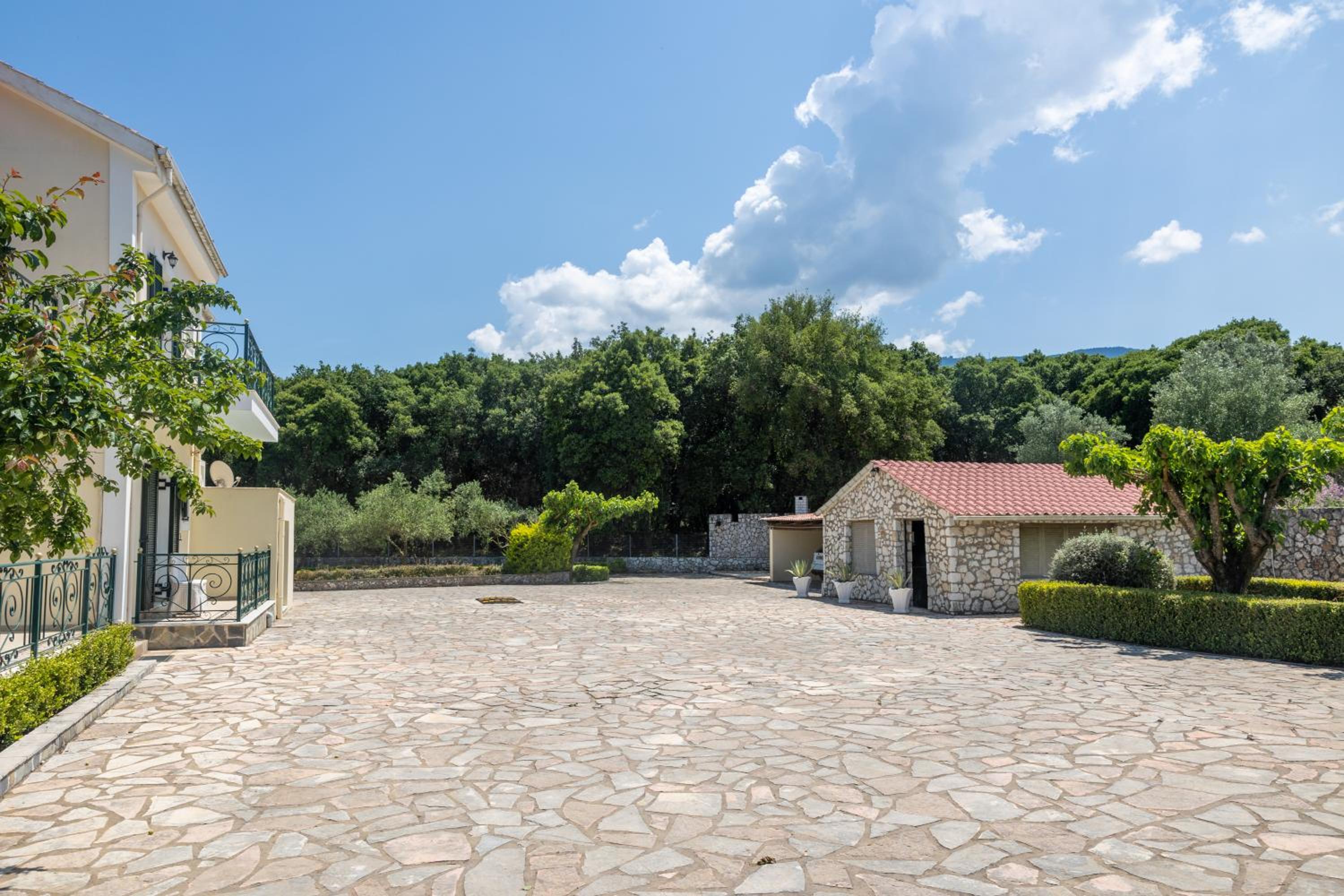 Arte Villa Nefeli Apartment view 3