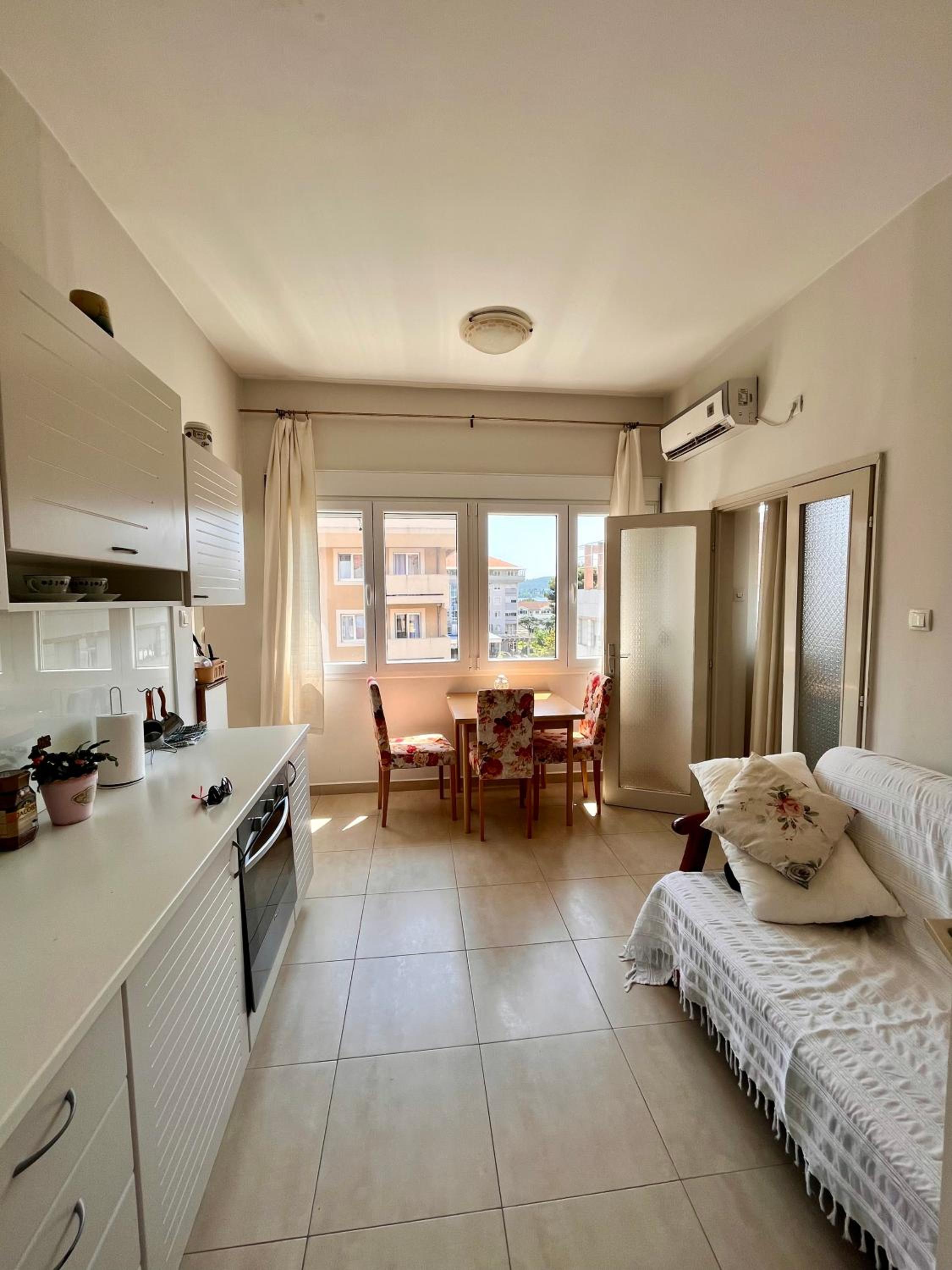 Mint Apartment