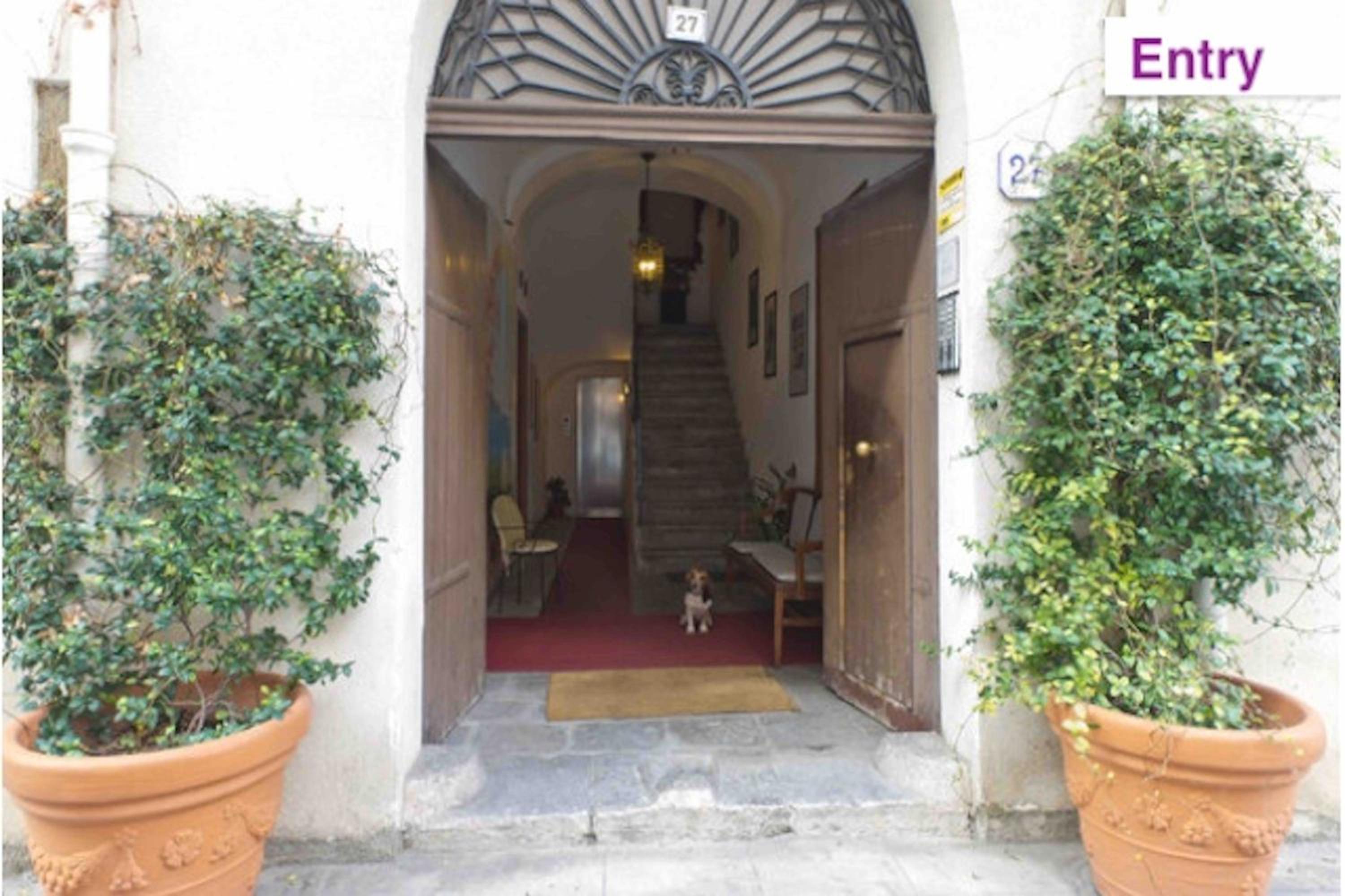 Charming Mezzanine Flat in Palermo Centre view 3