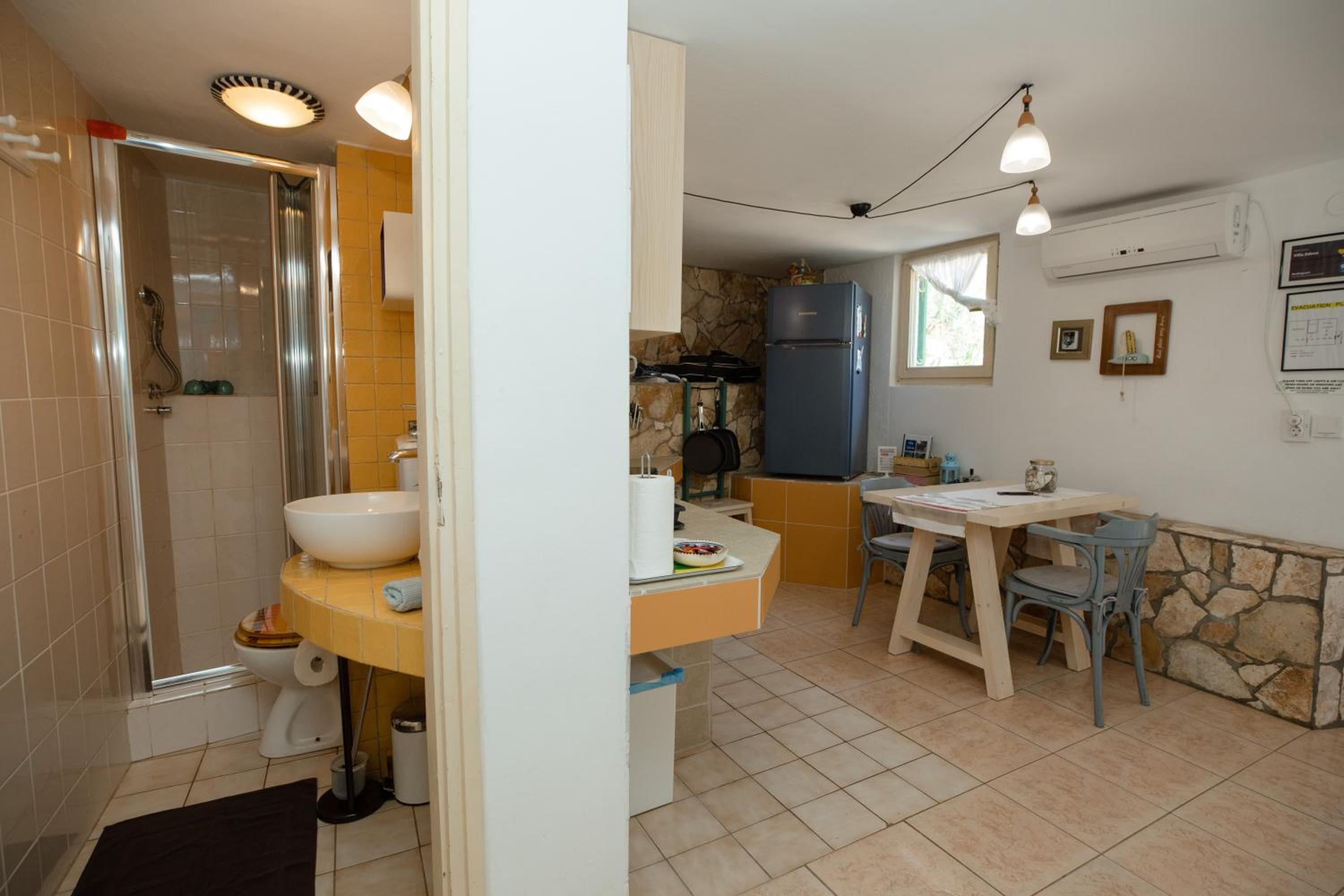 Photo 48