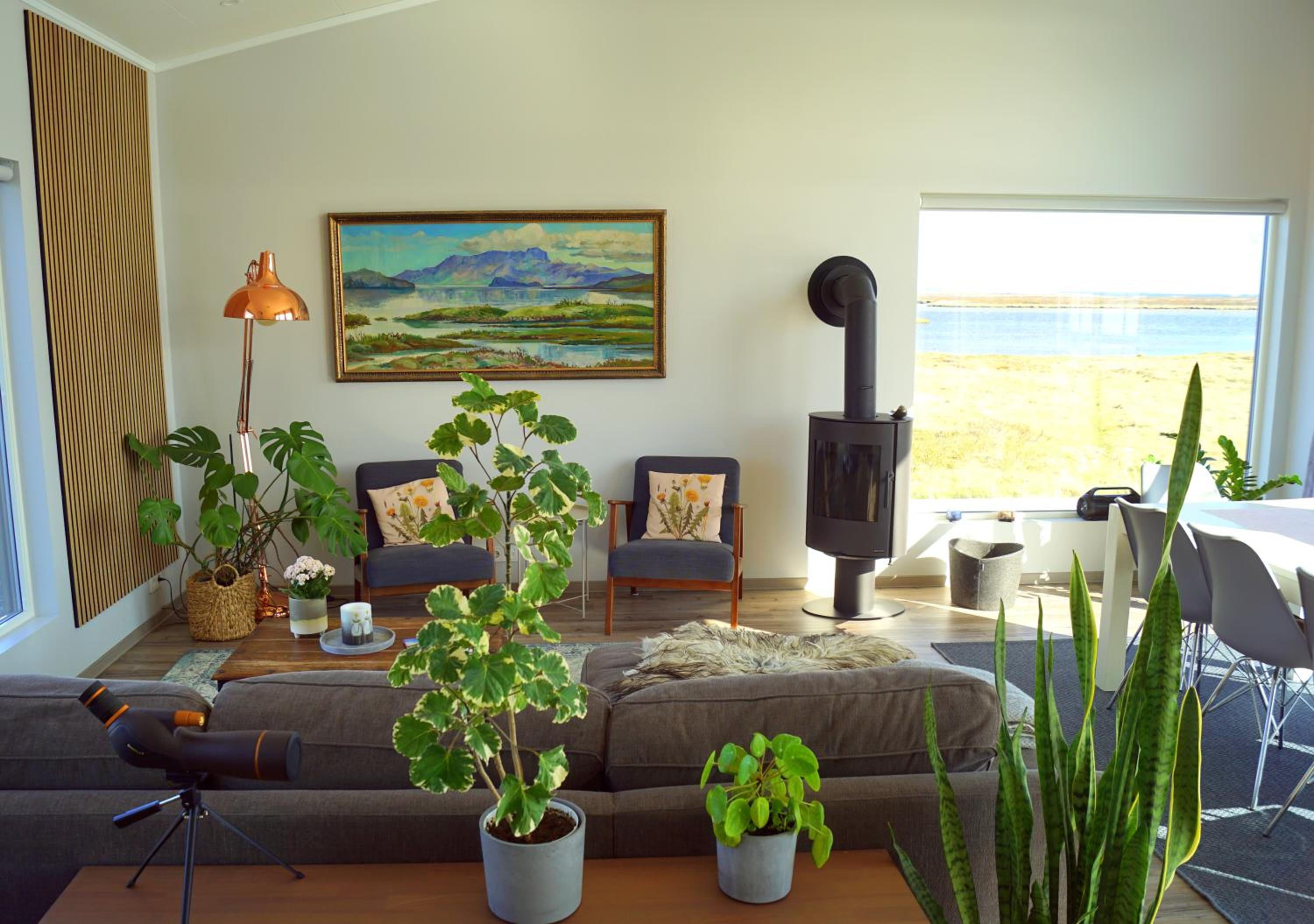 Austurey - Lakefront Villa