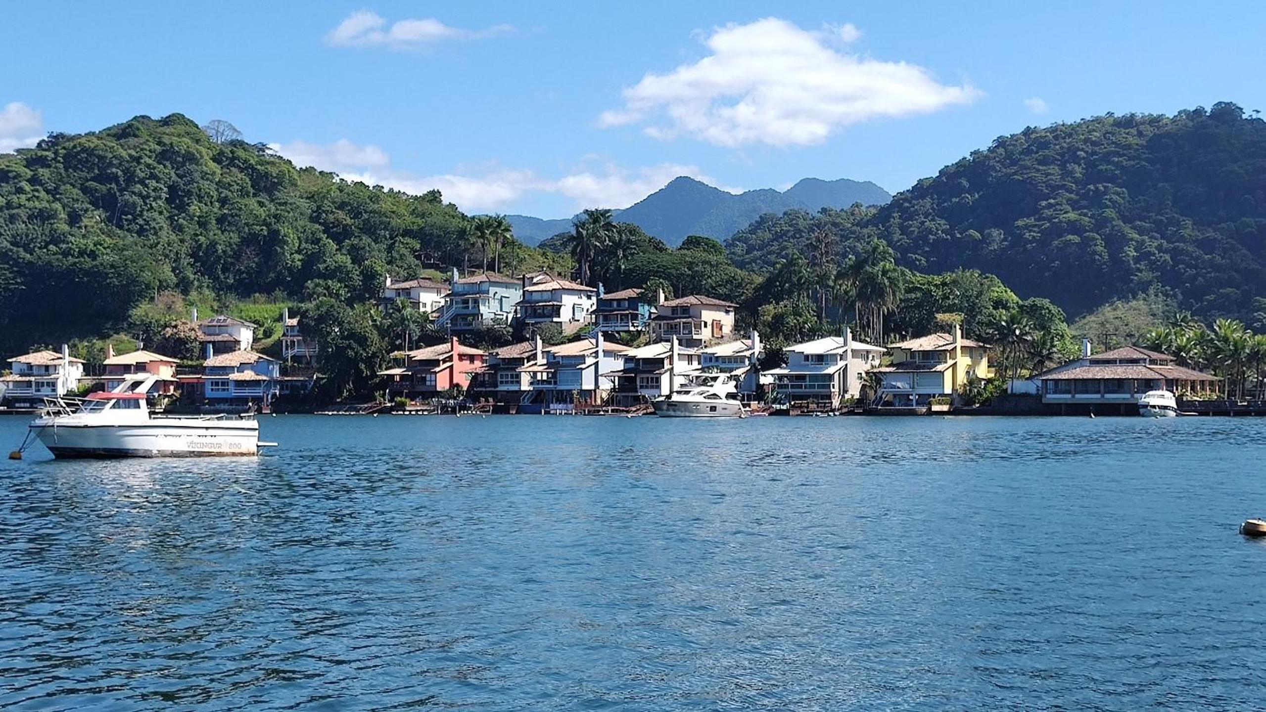 Beautiful 3 Bedrooms with Barbecue Deck Angra Pool