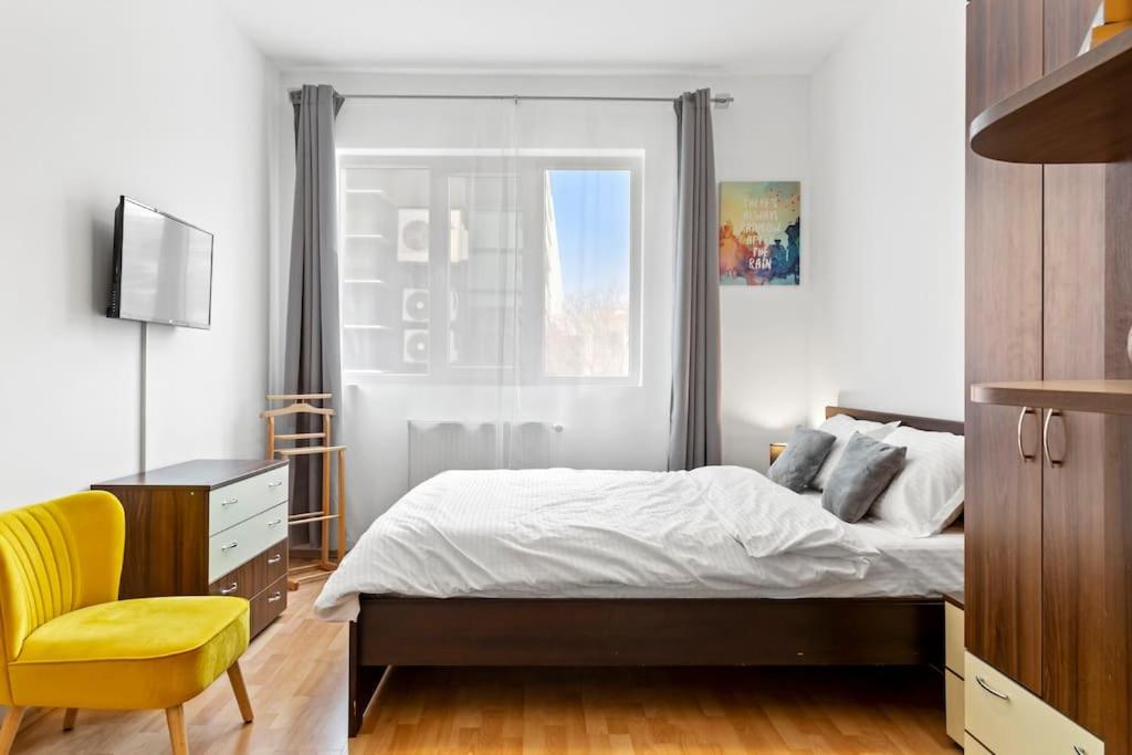 Spacious Central 3 Rooms