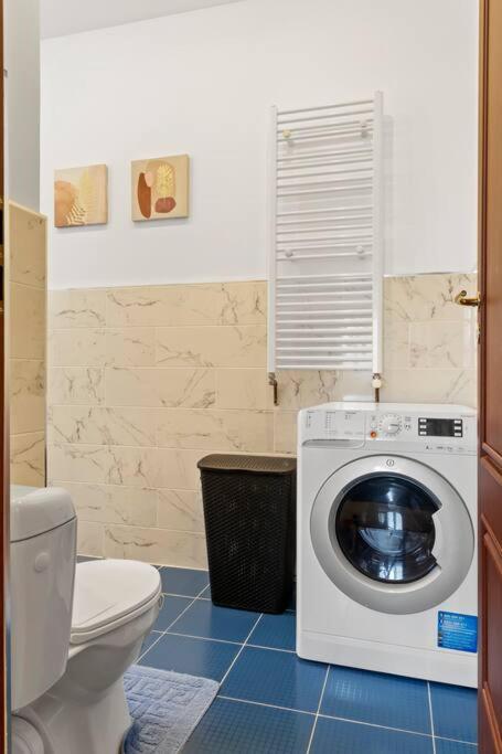 Spacious Central 3 Rooms
