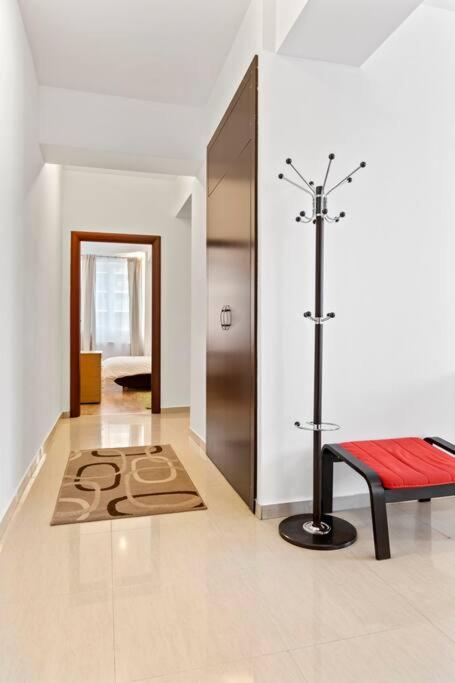 Spacious Central 3 Rooms