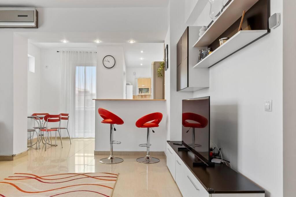 Spacious Central 3 Rooms