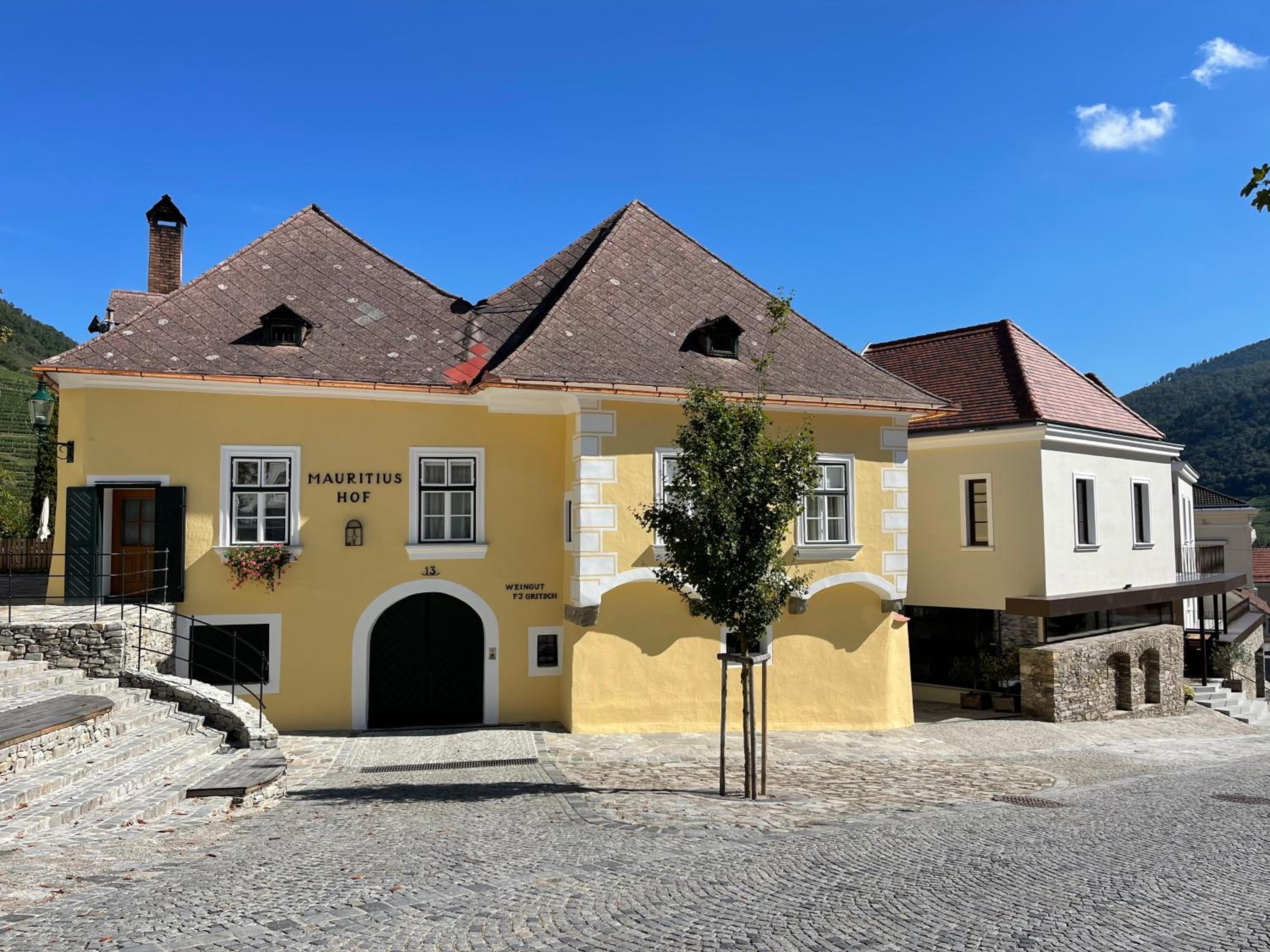 Apartments Mauritiushof Weingut FJ Gritsch view 4