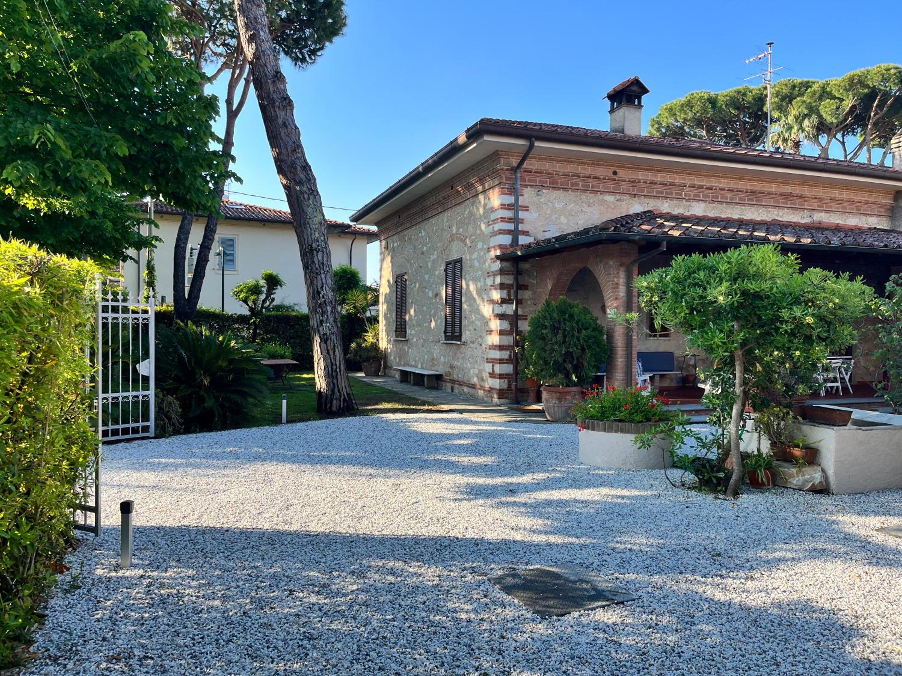Villa Vanna - the ancient Forte just in the center view 2