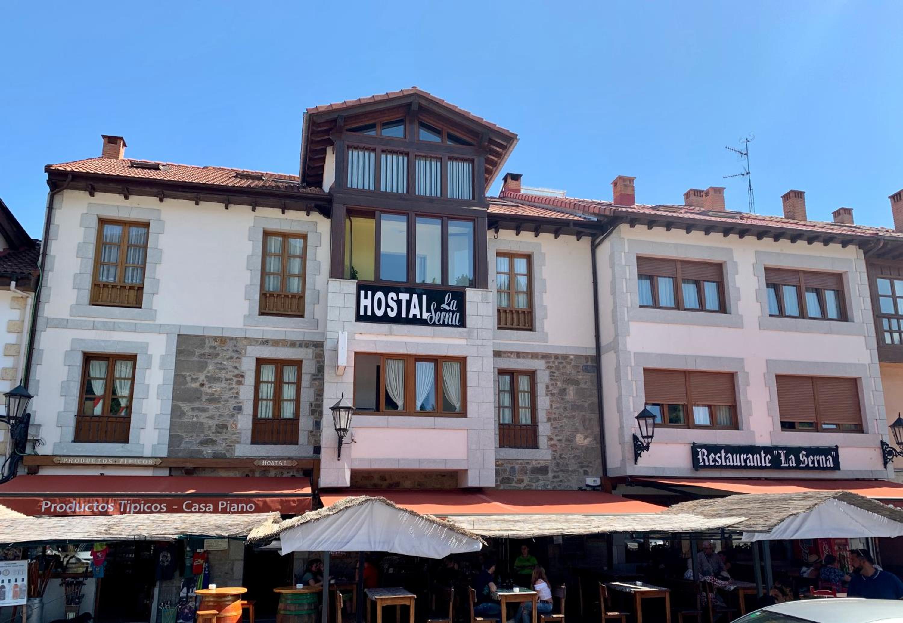 Hostal La Serna