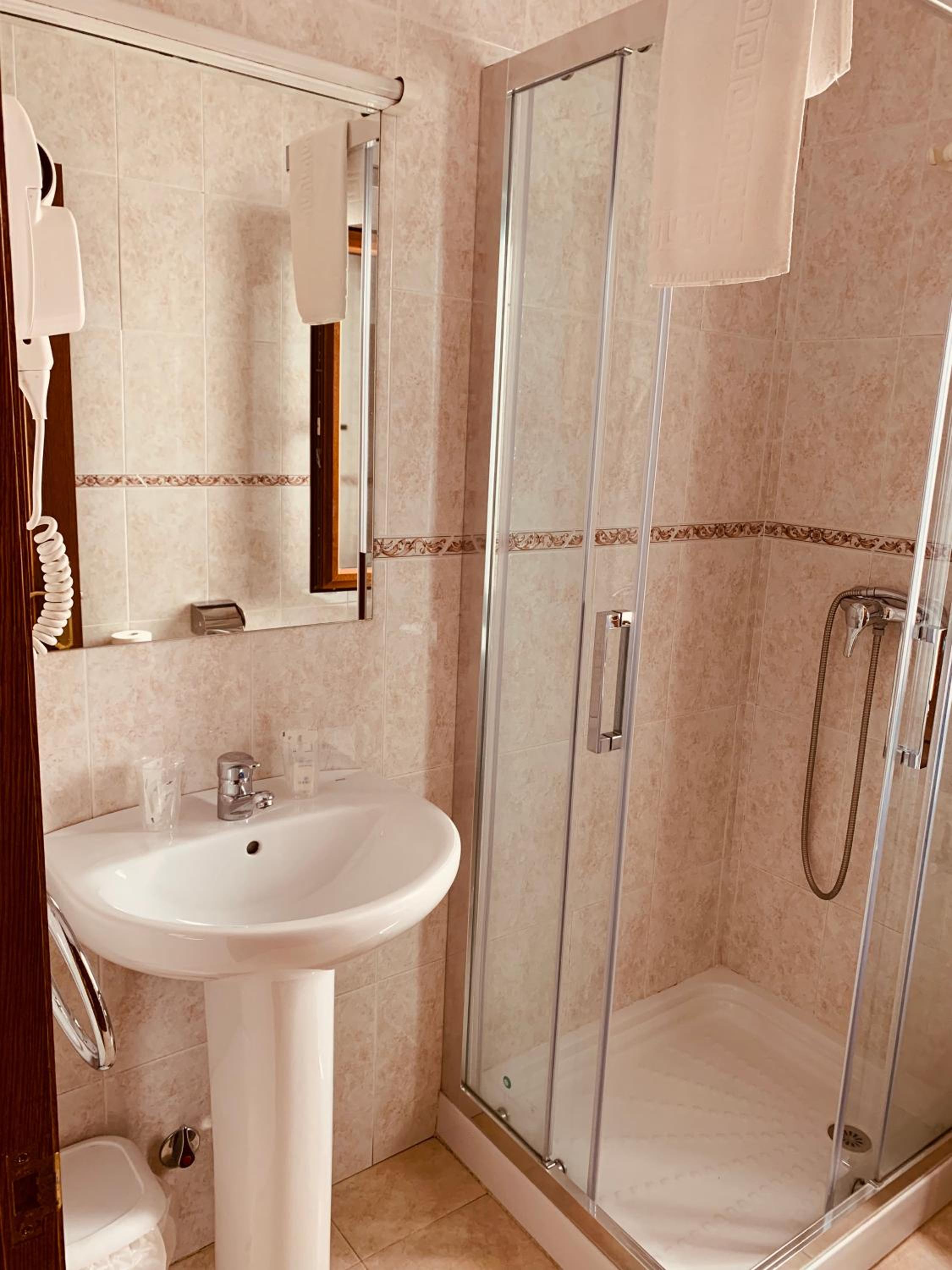 Hostal La Serna