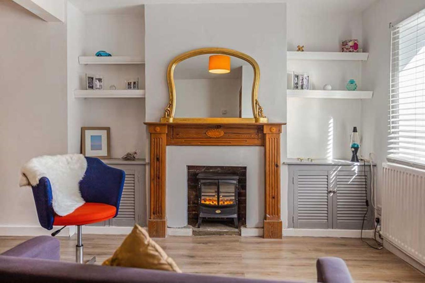 Relax with the whole family at the cosy cottage - Business rates available please enquire view 5