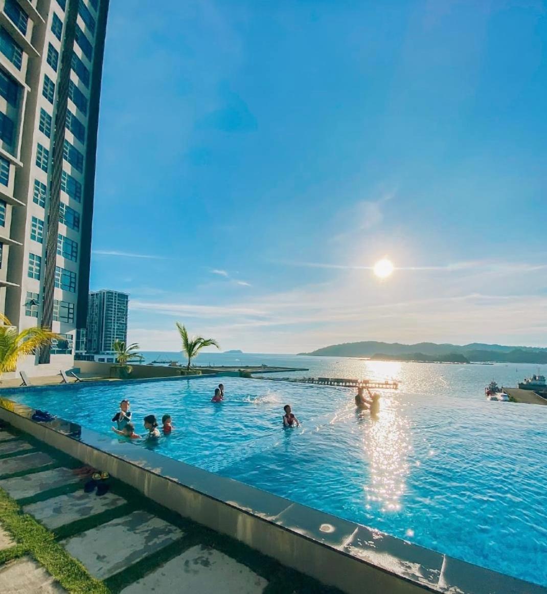 SEAVIEW LUXURY CONDO HOMESTAY 2Bed 2bath Jesselton Quay by R2 Residence photo 4