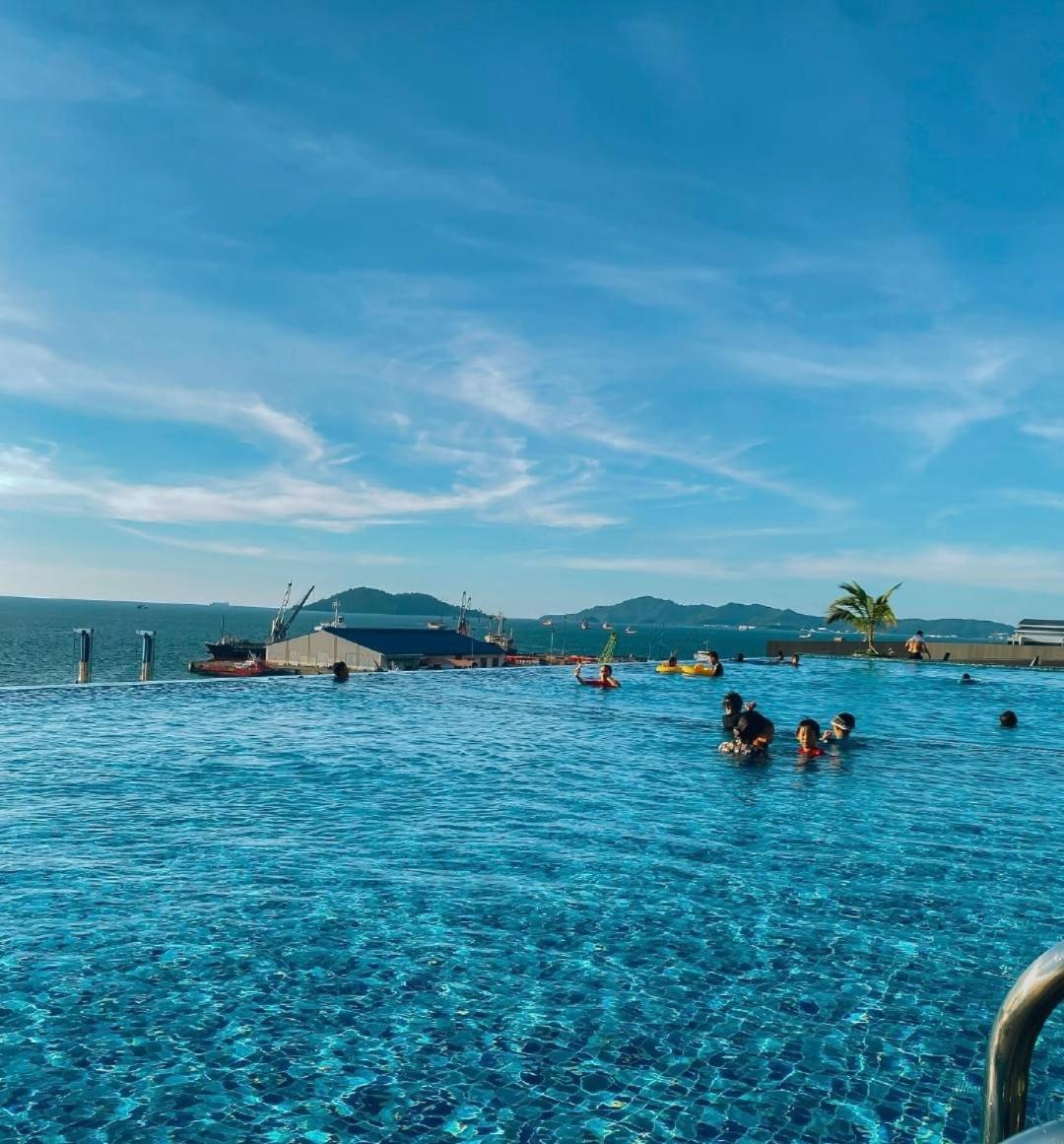 SEAVIEW LUXURY CONDO HOMESTAY 2Bed 2bath Jesselton Quay by R2 Residence photo 6