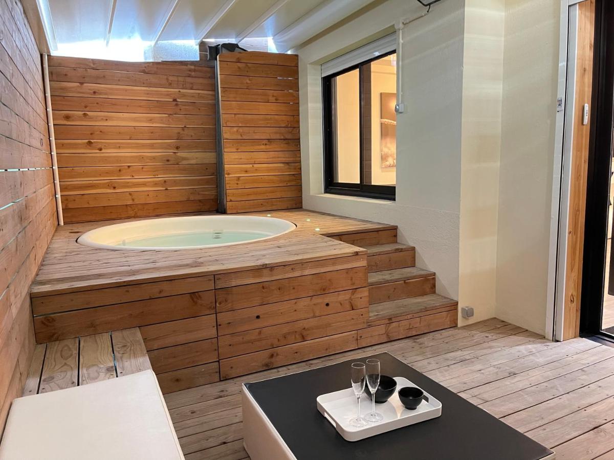 loft romantique spa view 3