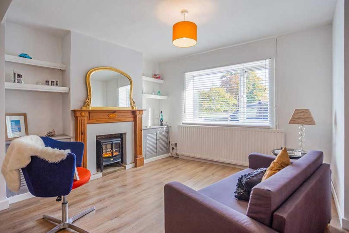 Relax with the whole family at the cosy cottage - Business rates available please enquire view 2