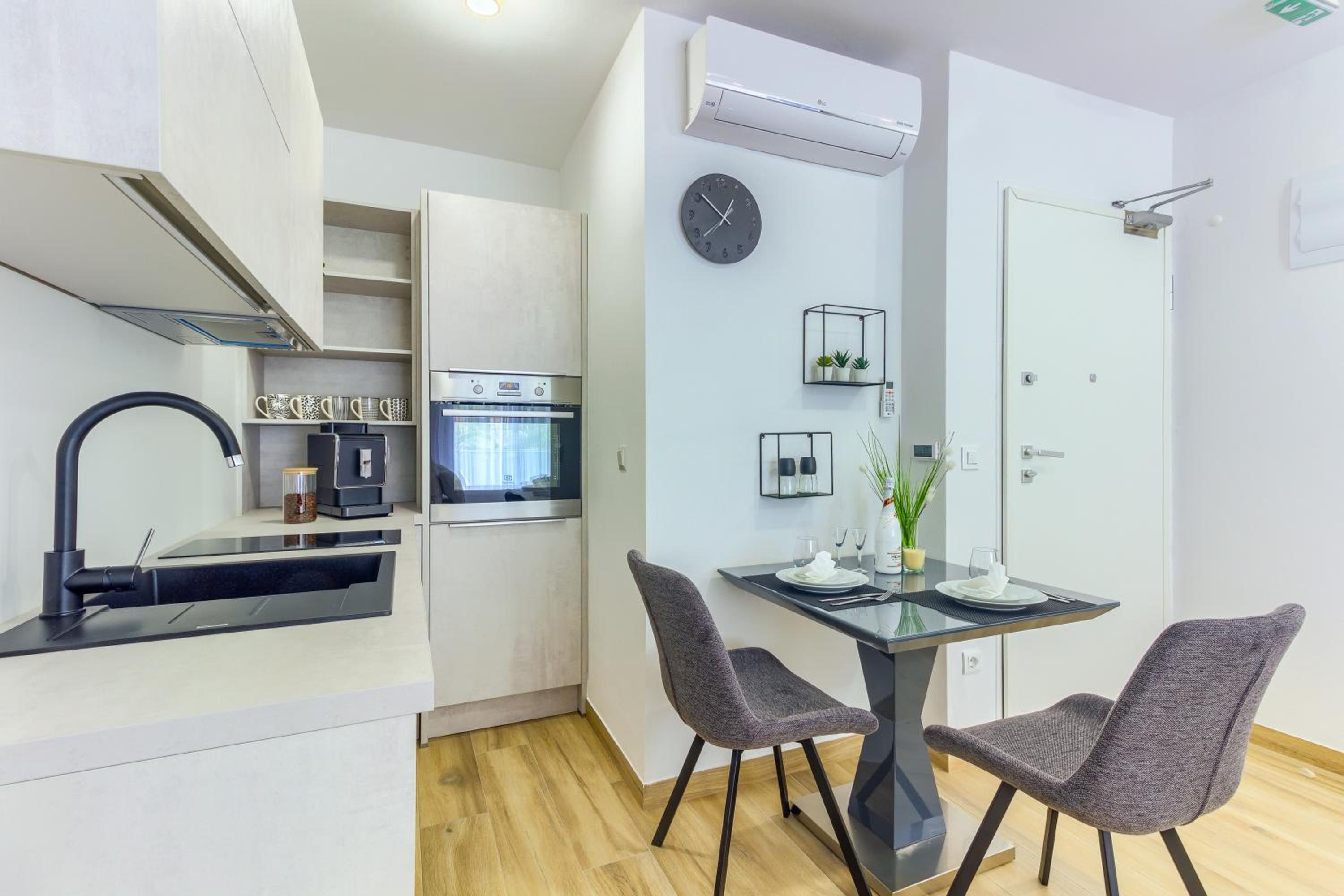 White Residence Luxury Apartment Bibinje