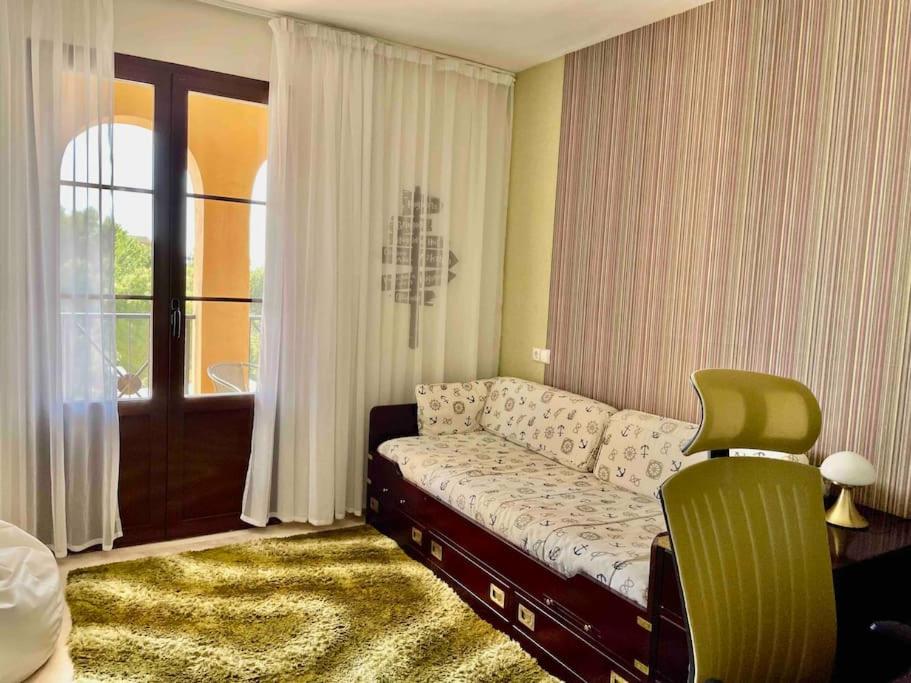 Villa Deluxe,white beach,mountains