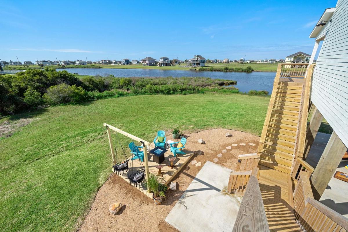 New Home w/ Amazing Views-Close to Beach, Bay, & Galveston Island State Park view 4